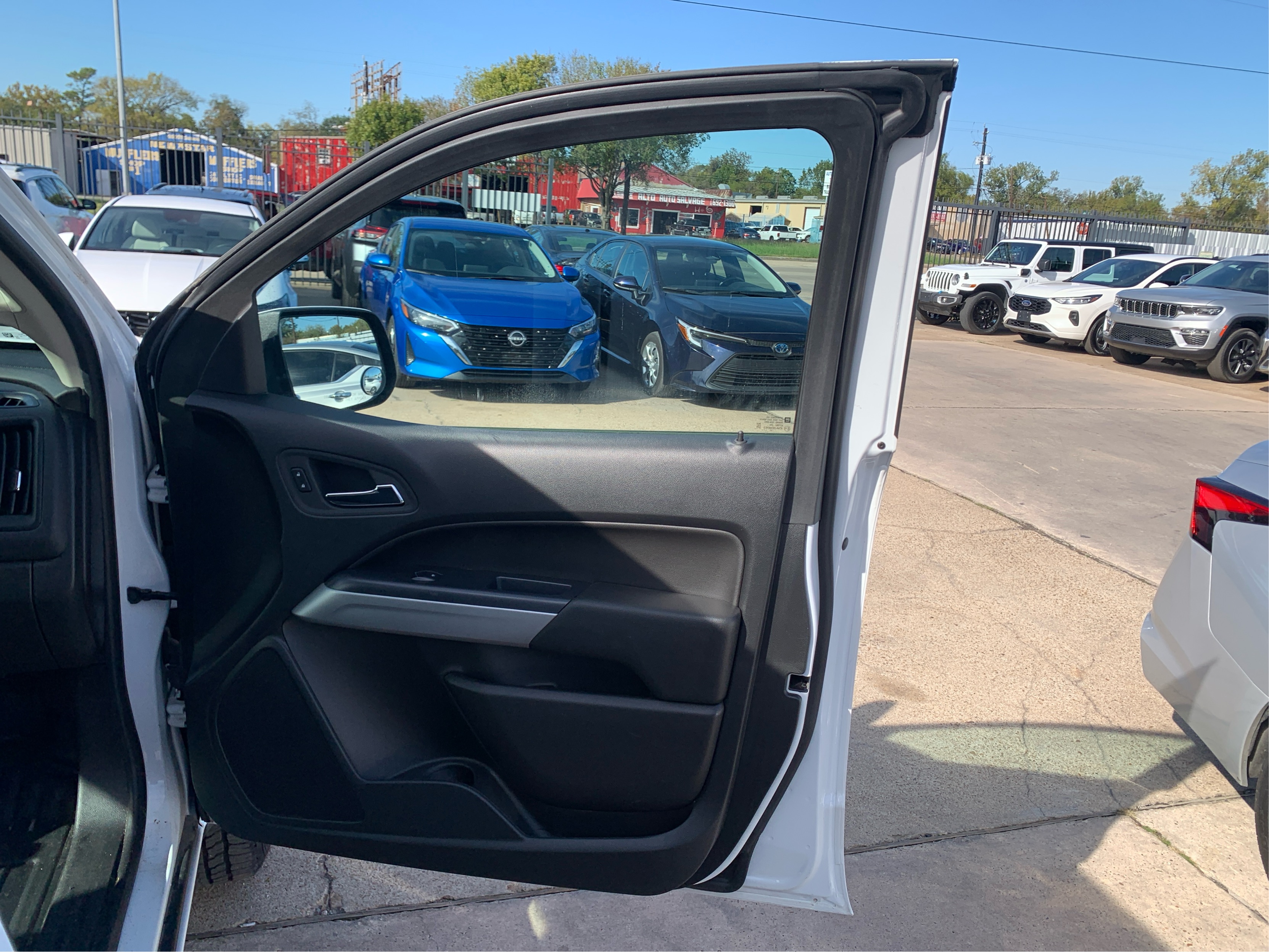 2022 Chevrolet Colorado LT - Photo 22