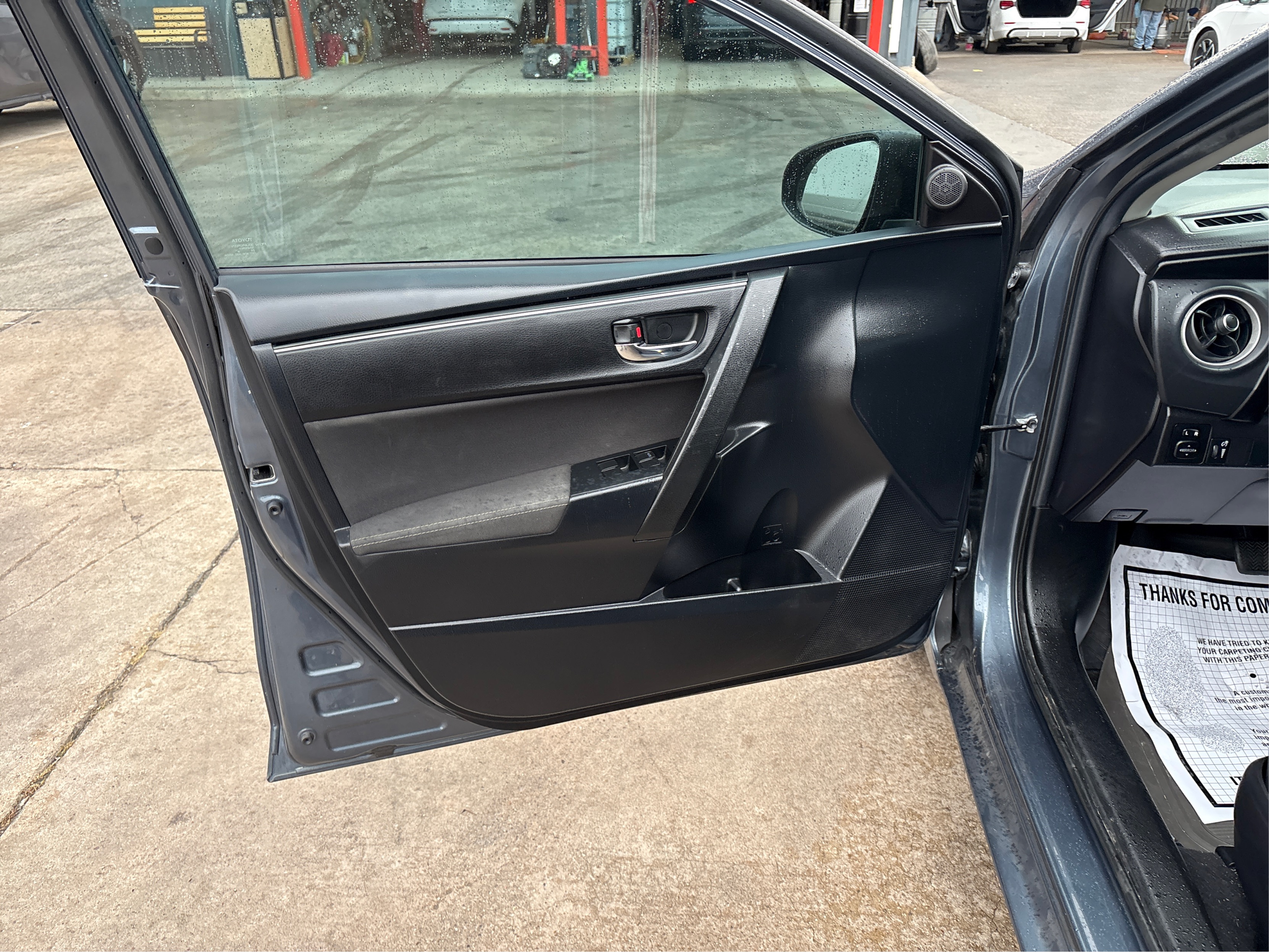 2019 Toyota Corolla LE - Photo 24