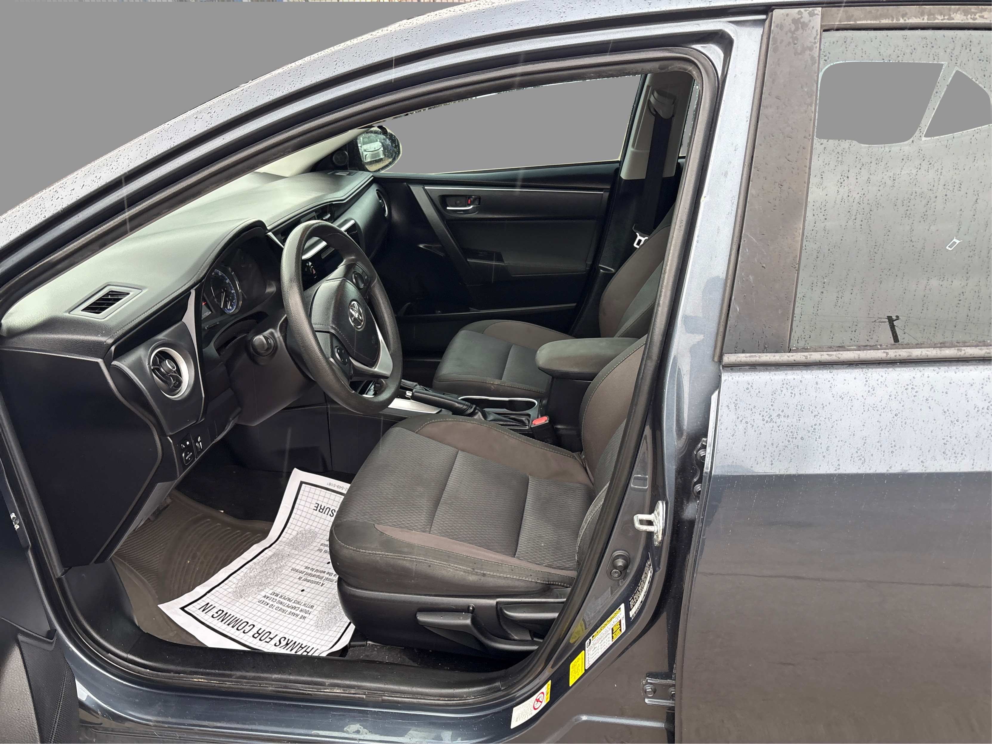 2019 Toyota Corolla LE - Photo 12
