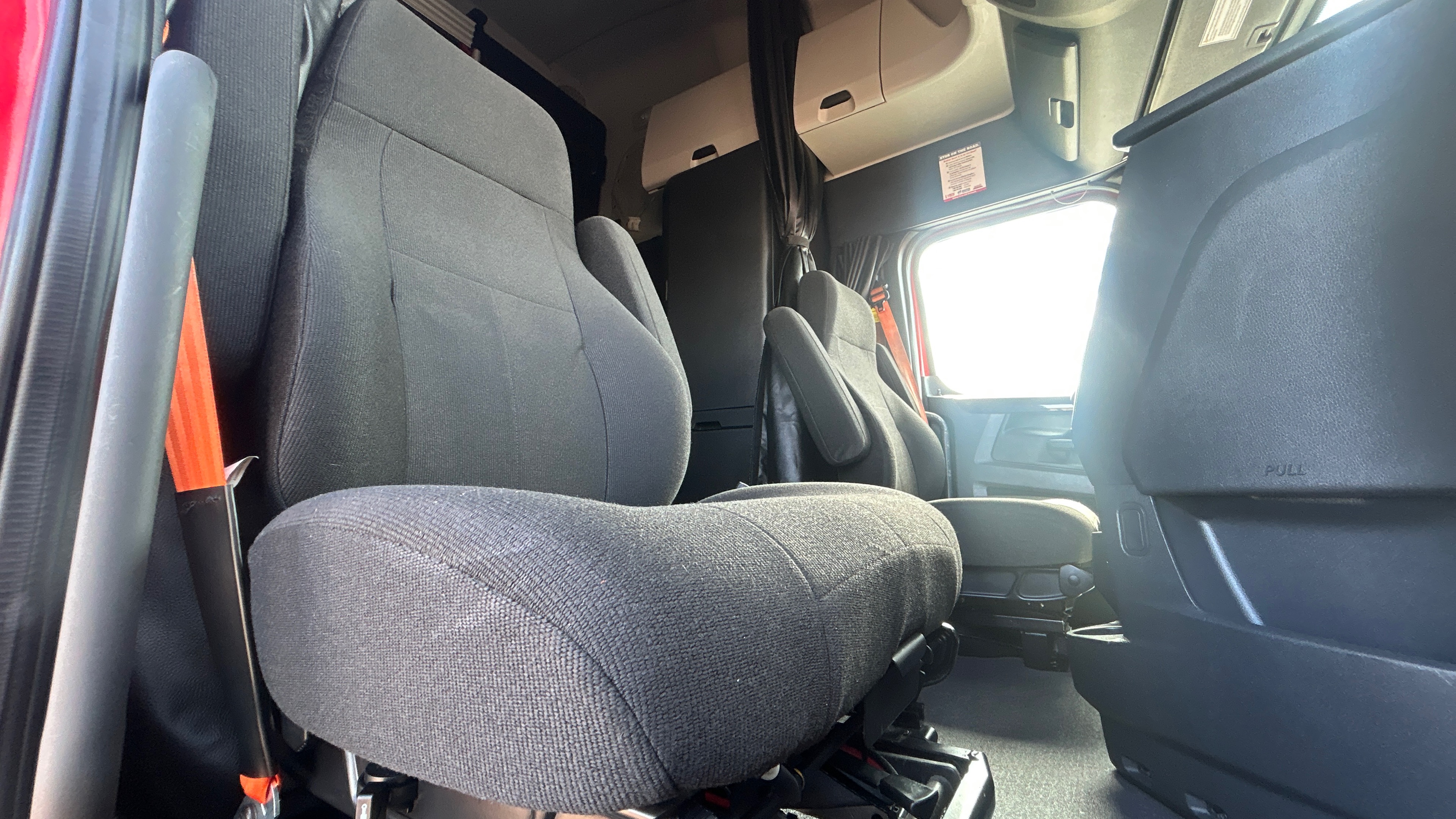 2023 Freightliner Cascadia - image 22