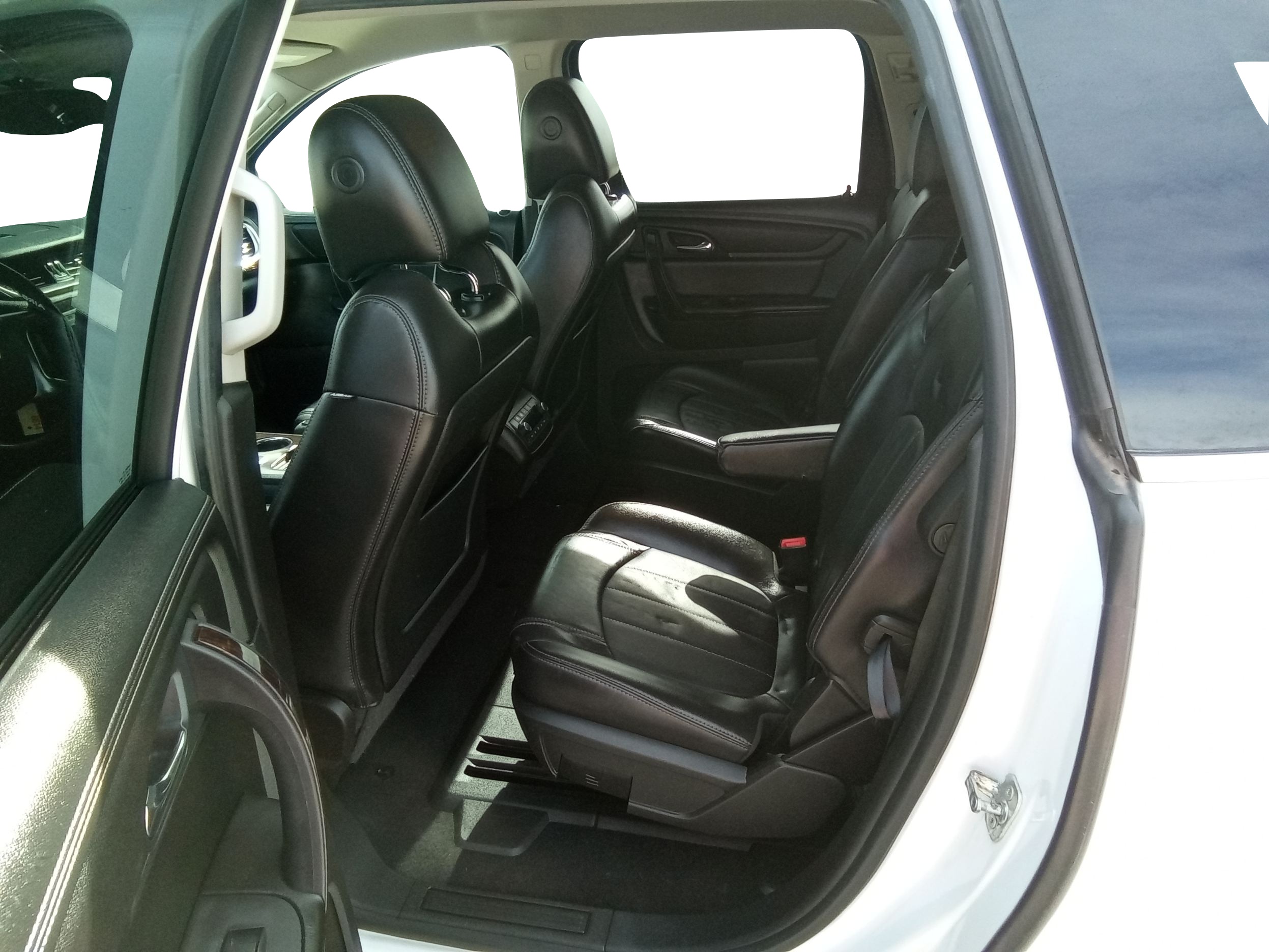 Neighborhood Autos, LLC - Used vehicle - SUV CHEVROLET TRAVERSE 2016