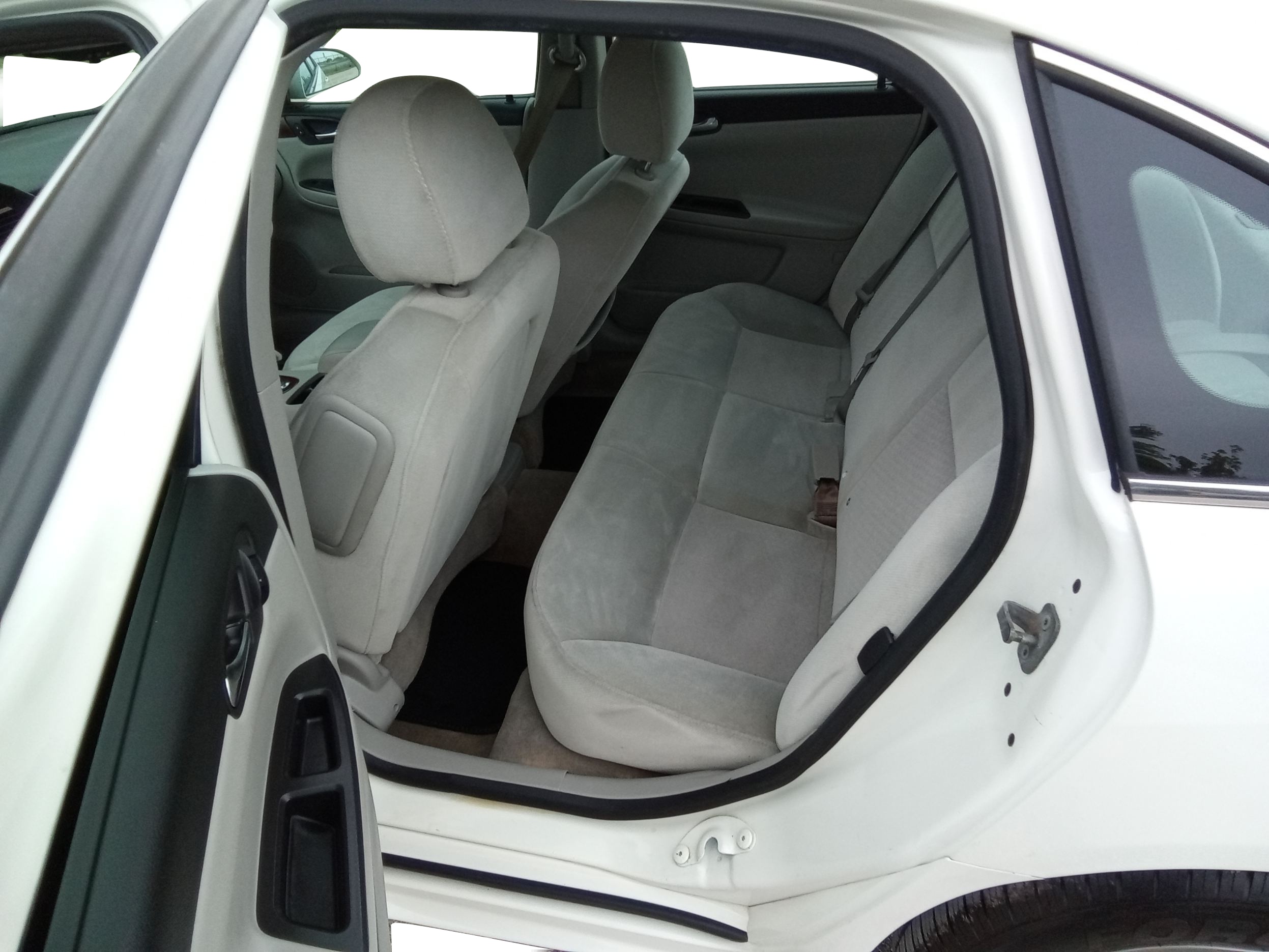 Neighborhood Autos, LLC - Used vehicle - Sedan CHEVROLET IMPALA 2009
