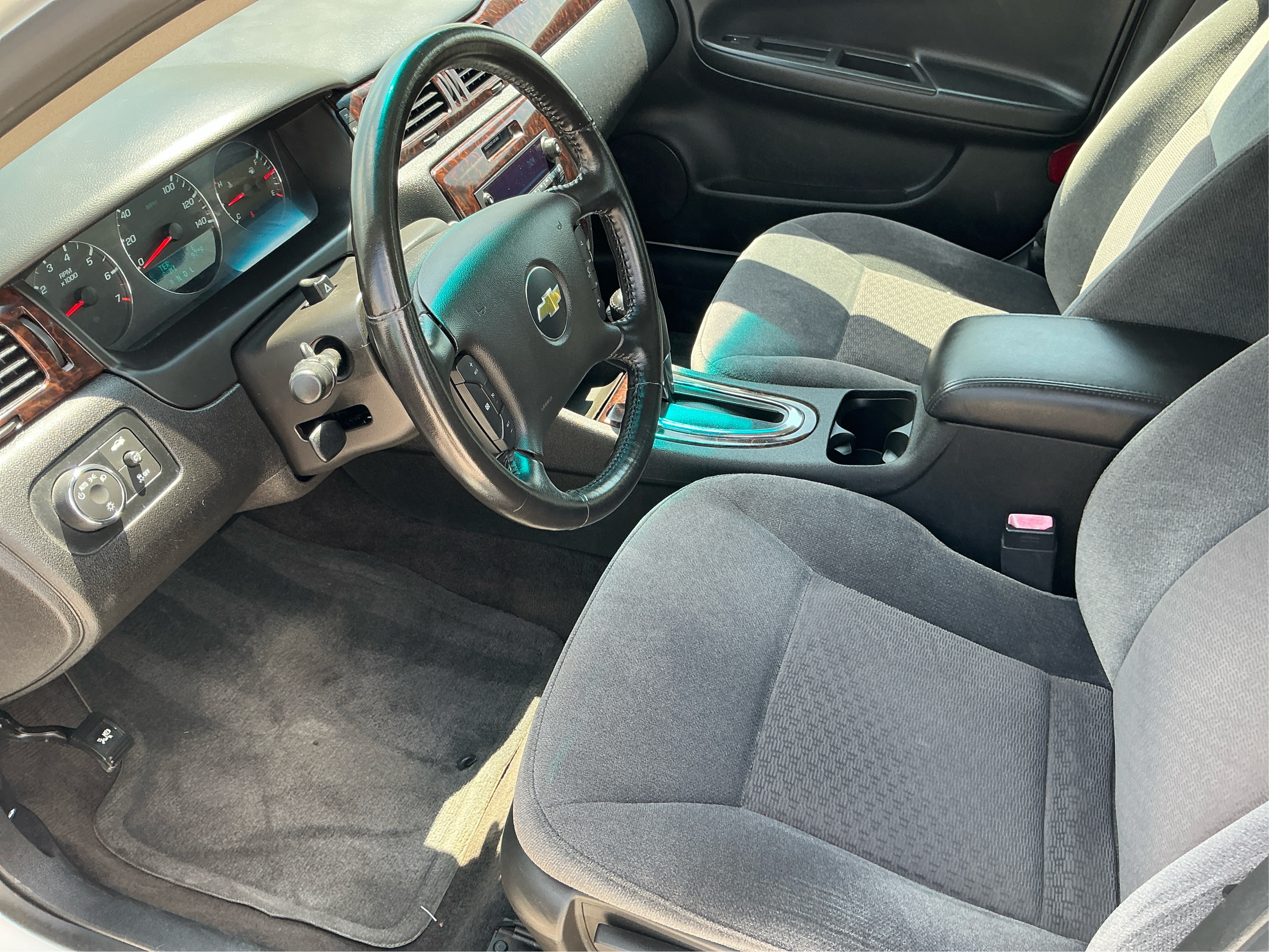 Neighborhood Autos, LLC - Used vehicle - Sedan CHEVROLET IMPALA LIMITED 2014