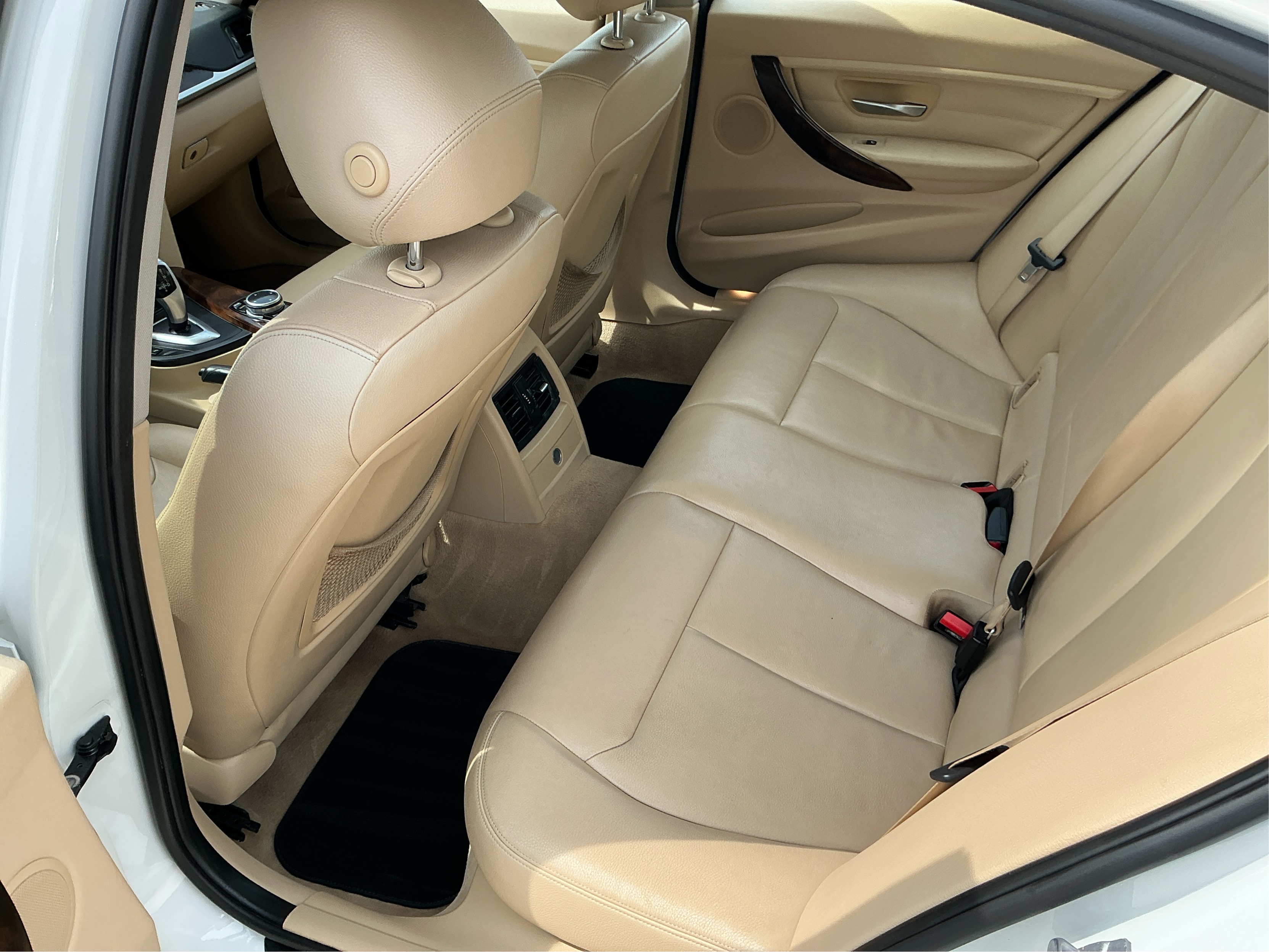 Neighborhood Autos, LLC - Used vehicle - Sedan BMW 3 SERIES 2014