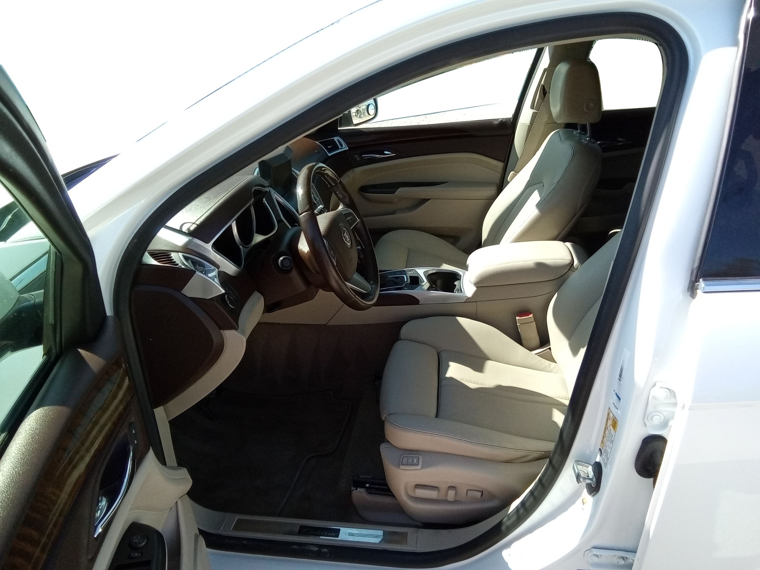Neighborhood Autos, LLC - Used vehicle - SUV CADILLAC SRX 2012