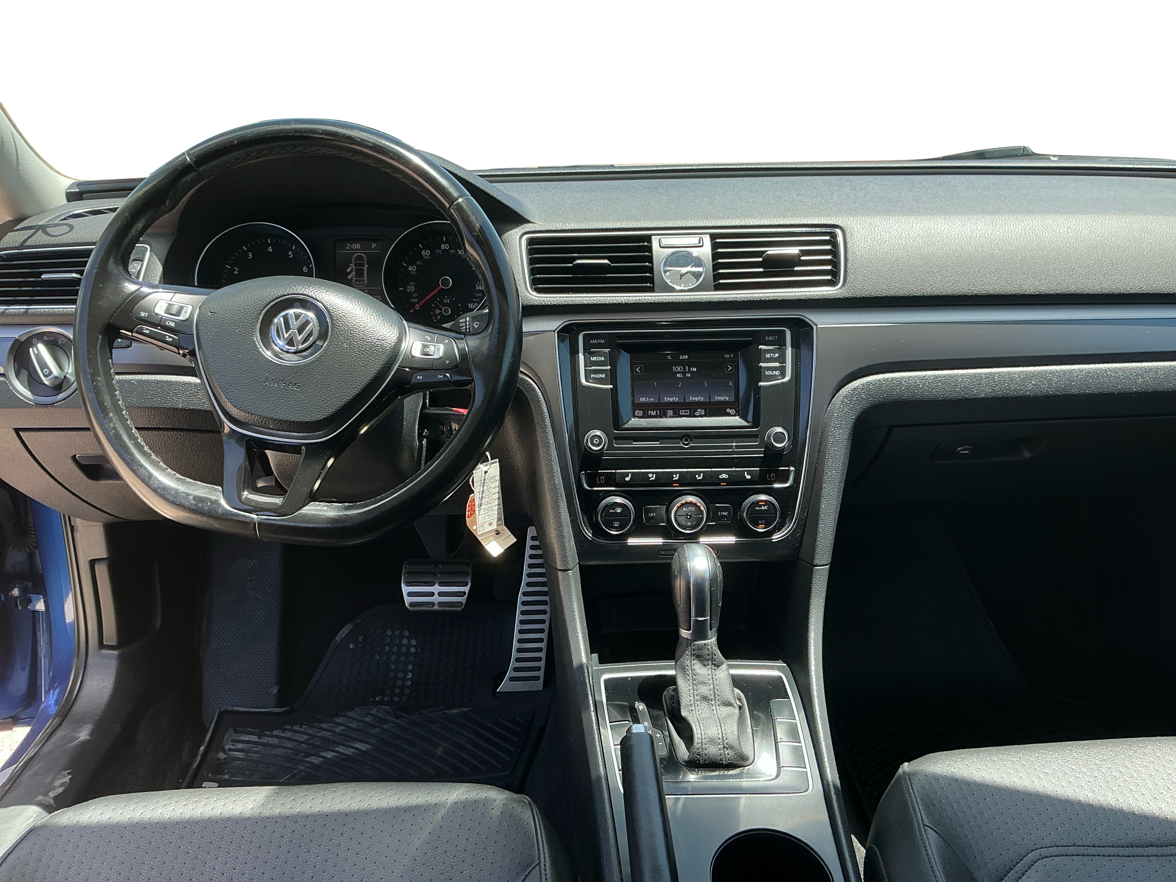 Neighborhood Autos, LLC - Used vehicle - Sedan VOLKSWAGEN PASSAT 2016