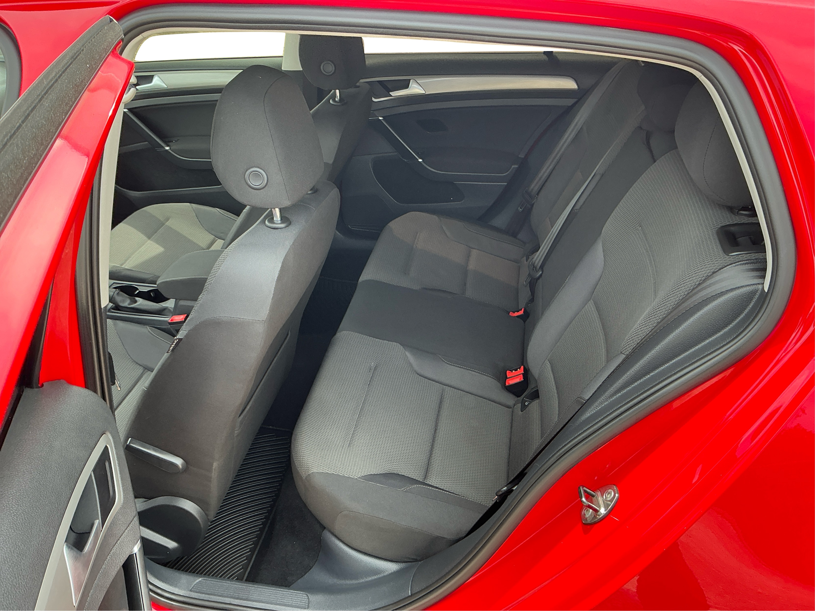Neighborhood Autos, LLC - Used vehicle - Sedan VOLKSWAGEN GOLF 2016