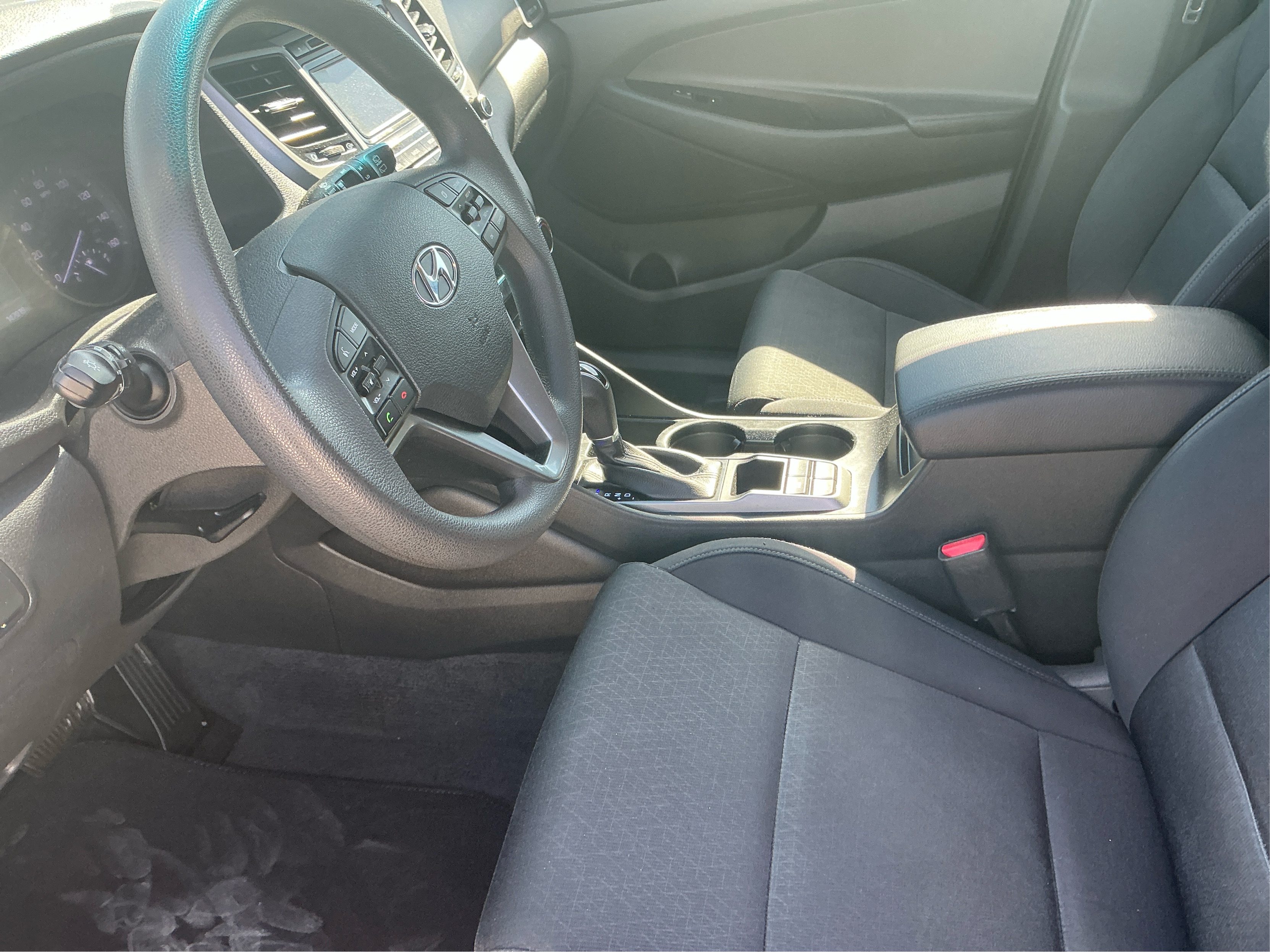 Neighborhood Autos, LLC - Used vehicle - SUV HYUNDAI TUCSON 2016