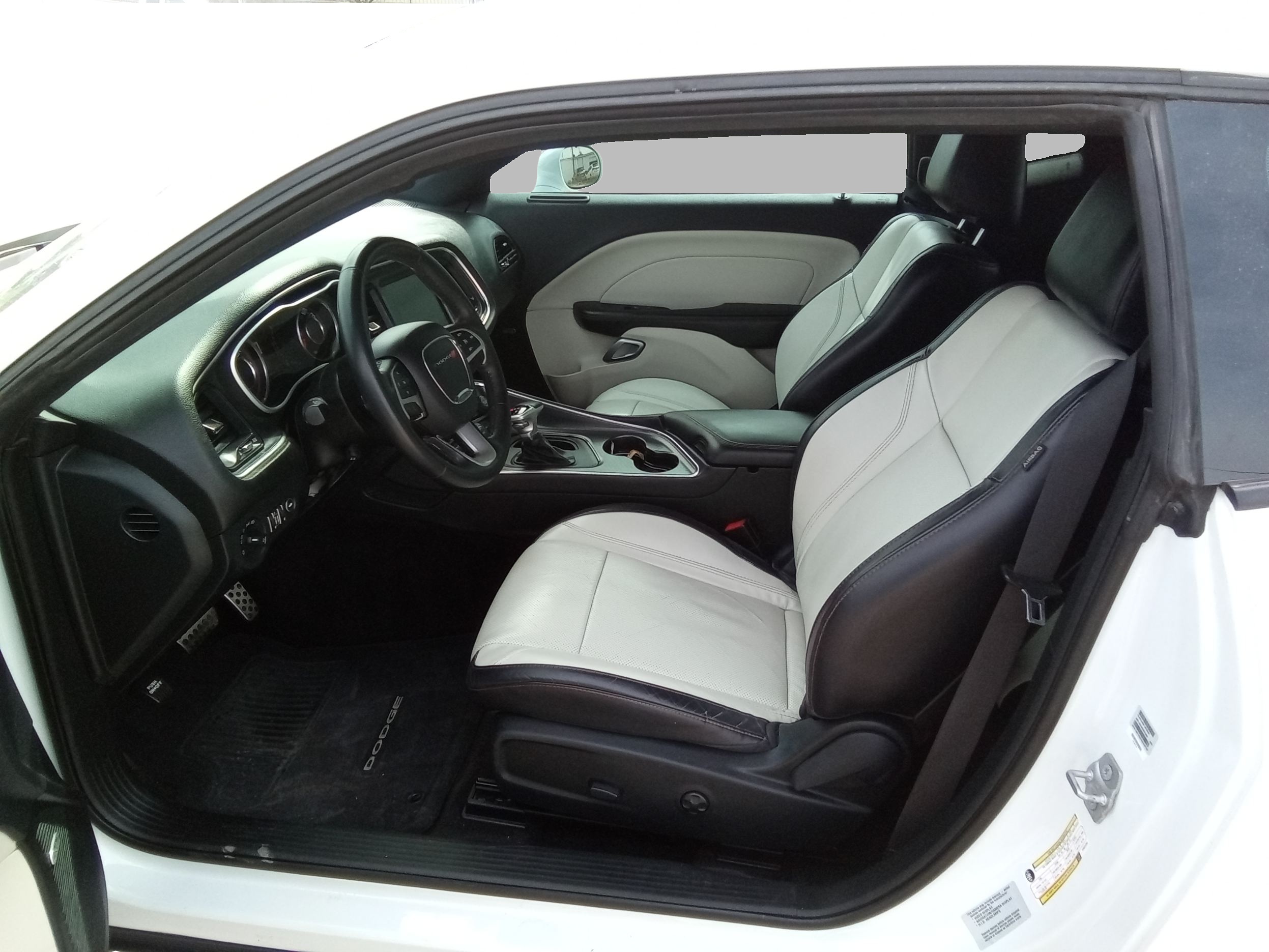 Neighborhood Autos, LLC - Used vehicle - Coupe DODGE CHALLENGER 2015