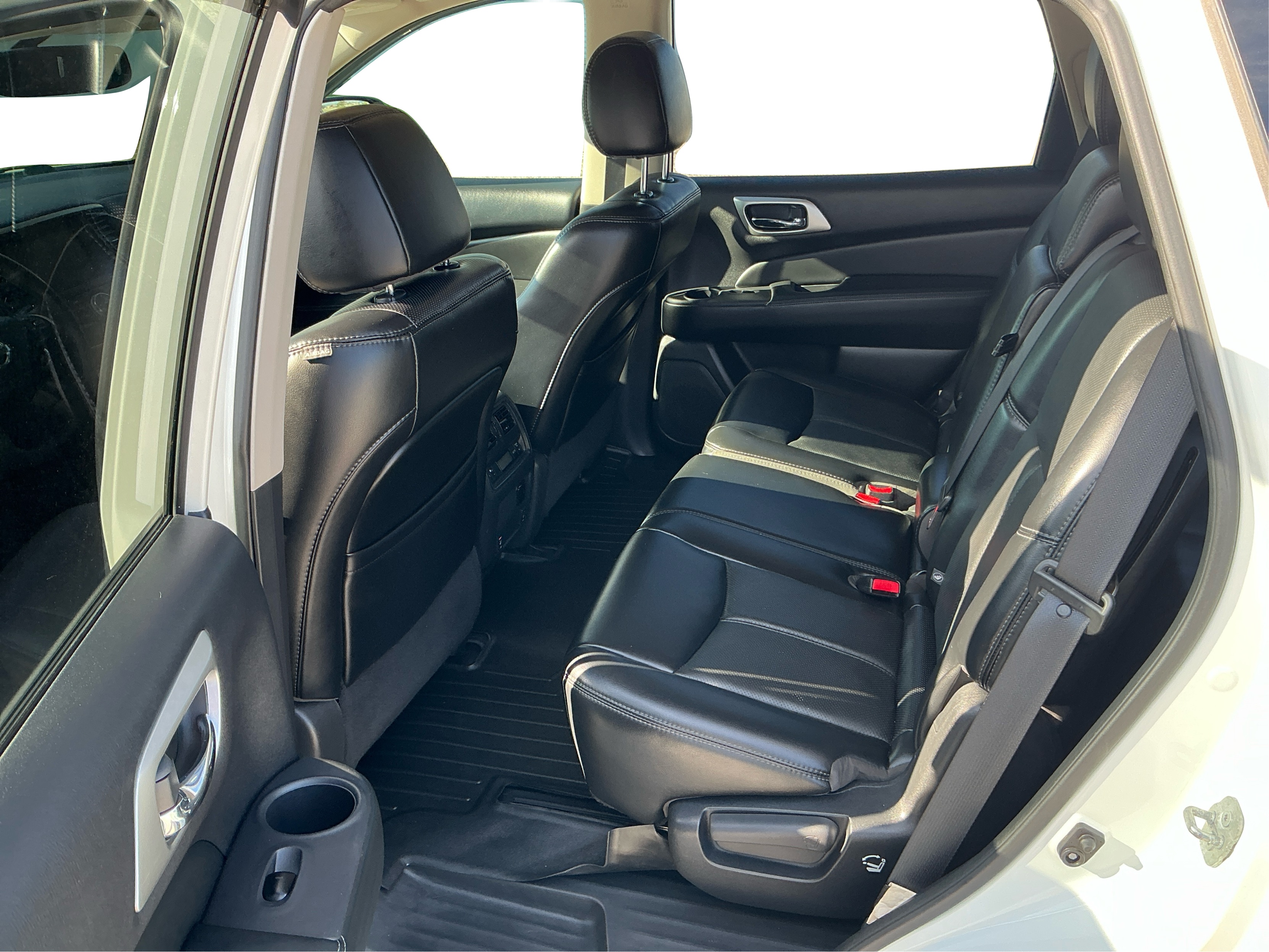 Neighborhood Autos, LLC - Used vehicle - SUV NISSAN PATHFINDER 2017