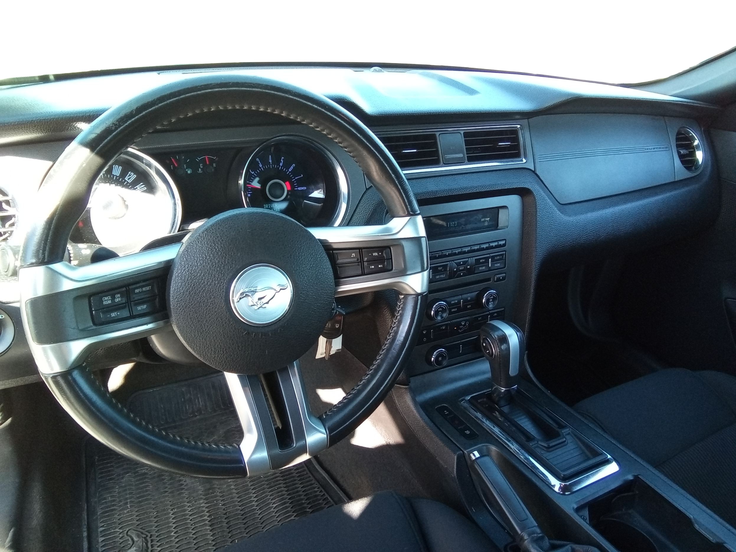 Neighborhood Autos, LLC - Used vehicle - Coupe FORD MUSTANG 2013