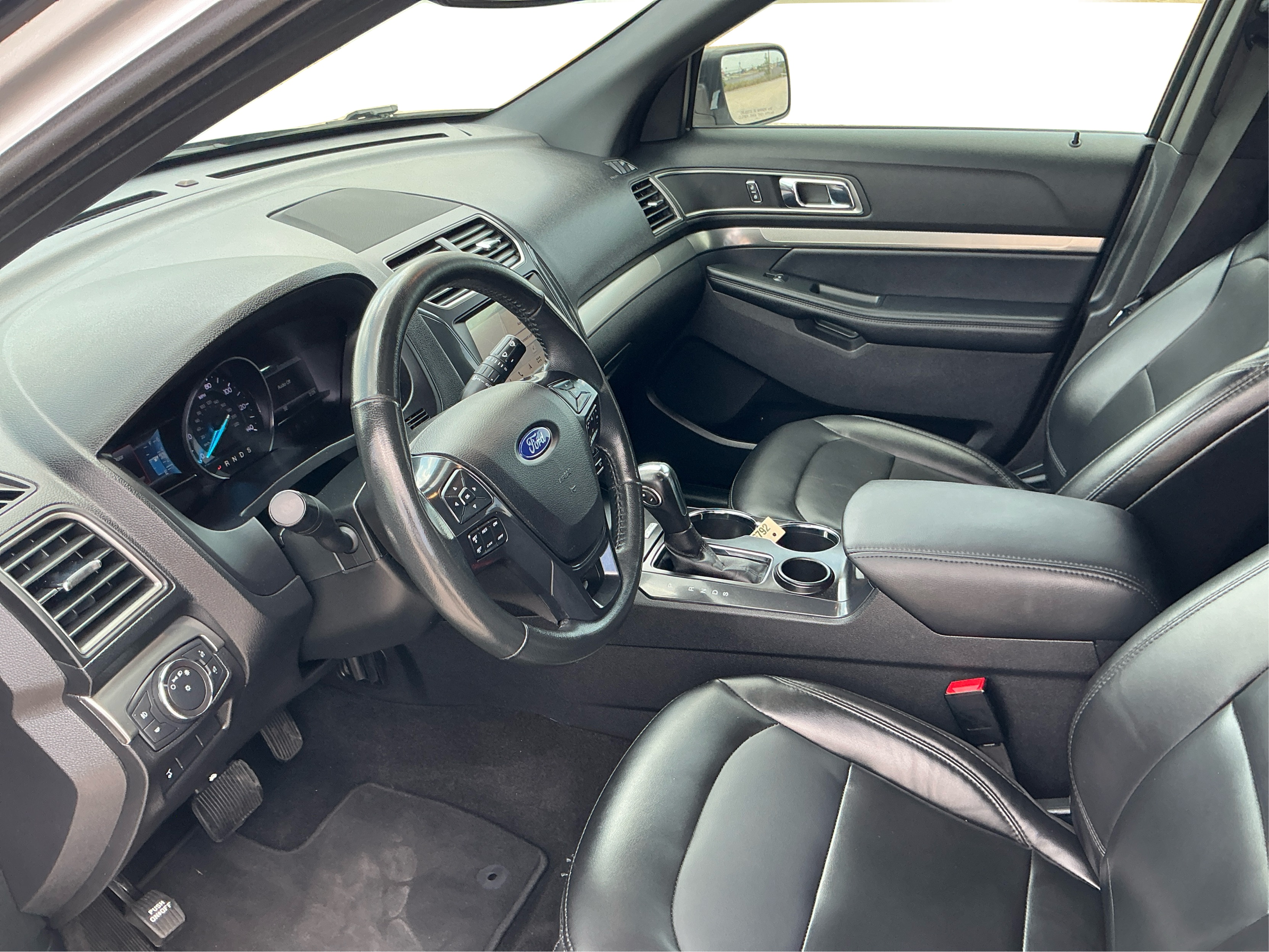 Neighborhood Autos, LLC - Used vehicle - SUV FORD EXPLORER 2019
