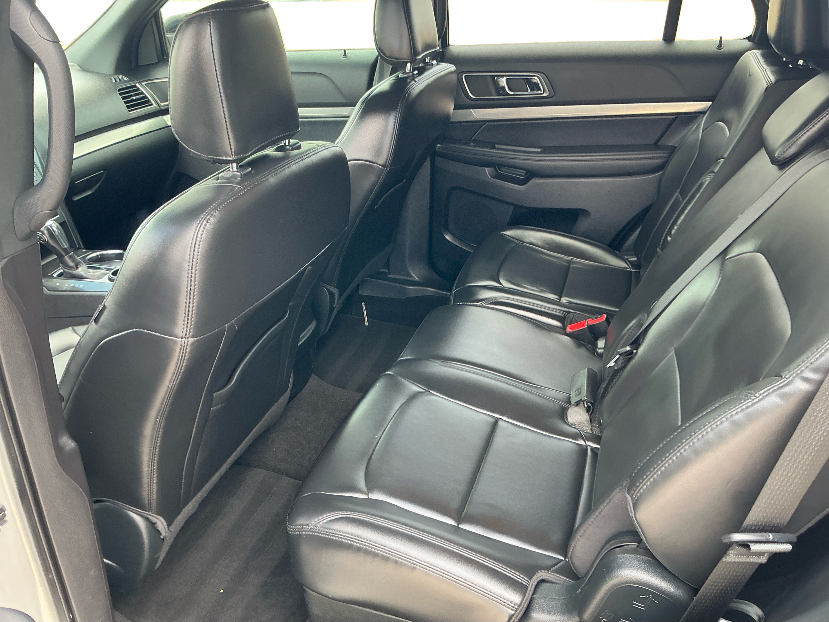 Neighborhood Autos, LLC - Used vehicle - SUV FORD EXPLORER 2019