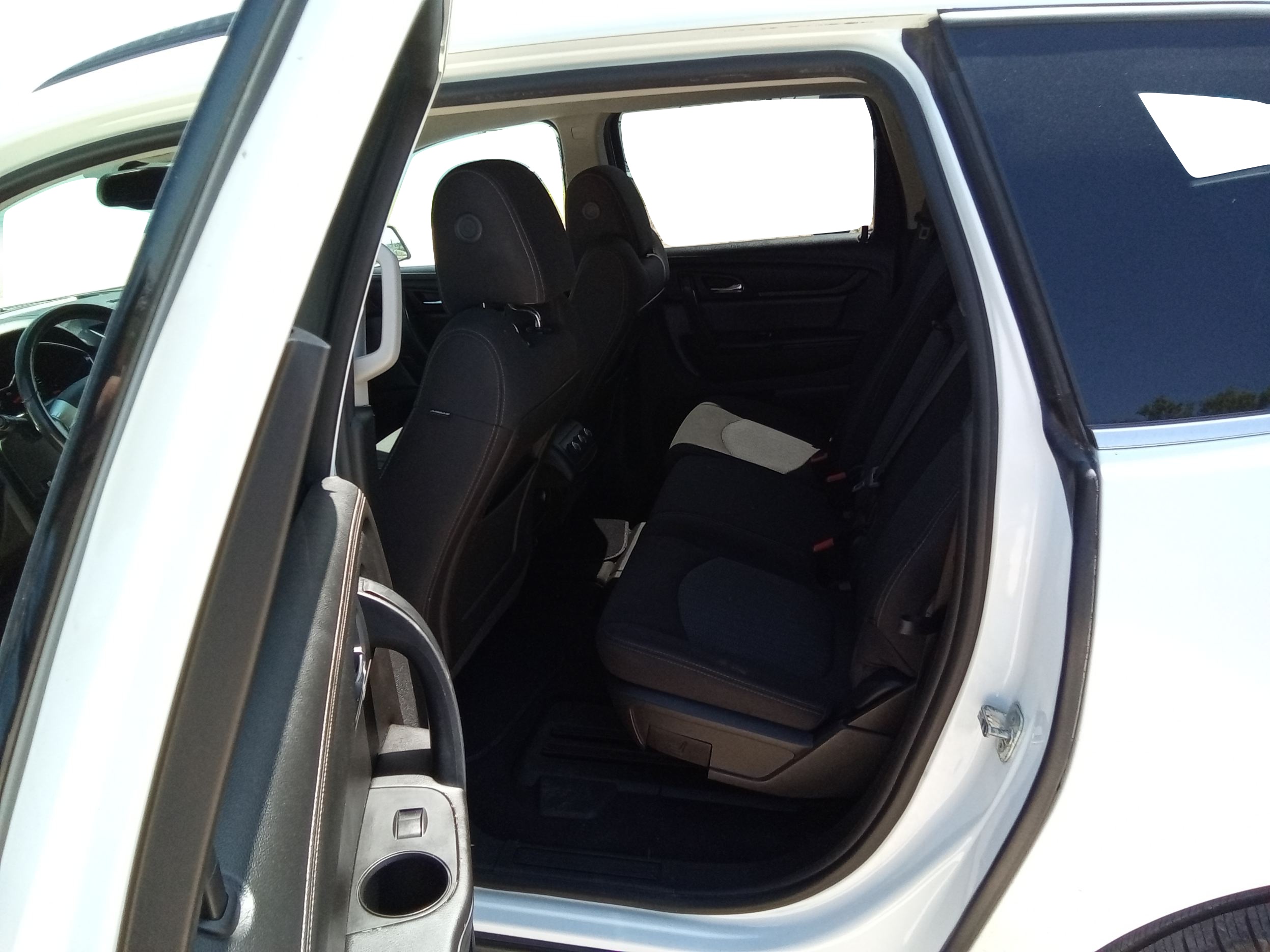 Neighborhood Autos, LLC - Used vehicle - SUV CHEVROLET TRAVERSE 2017