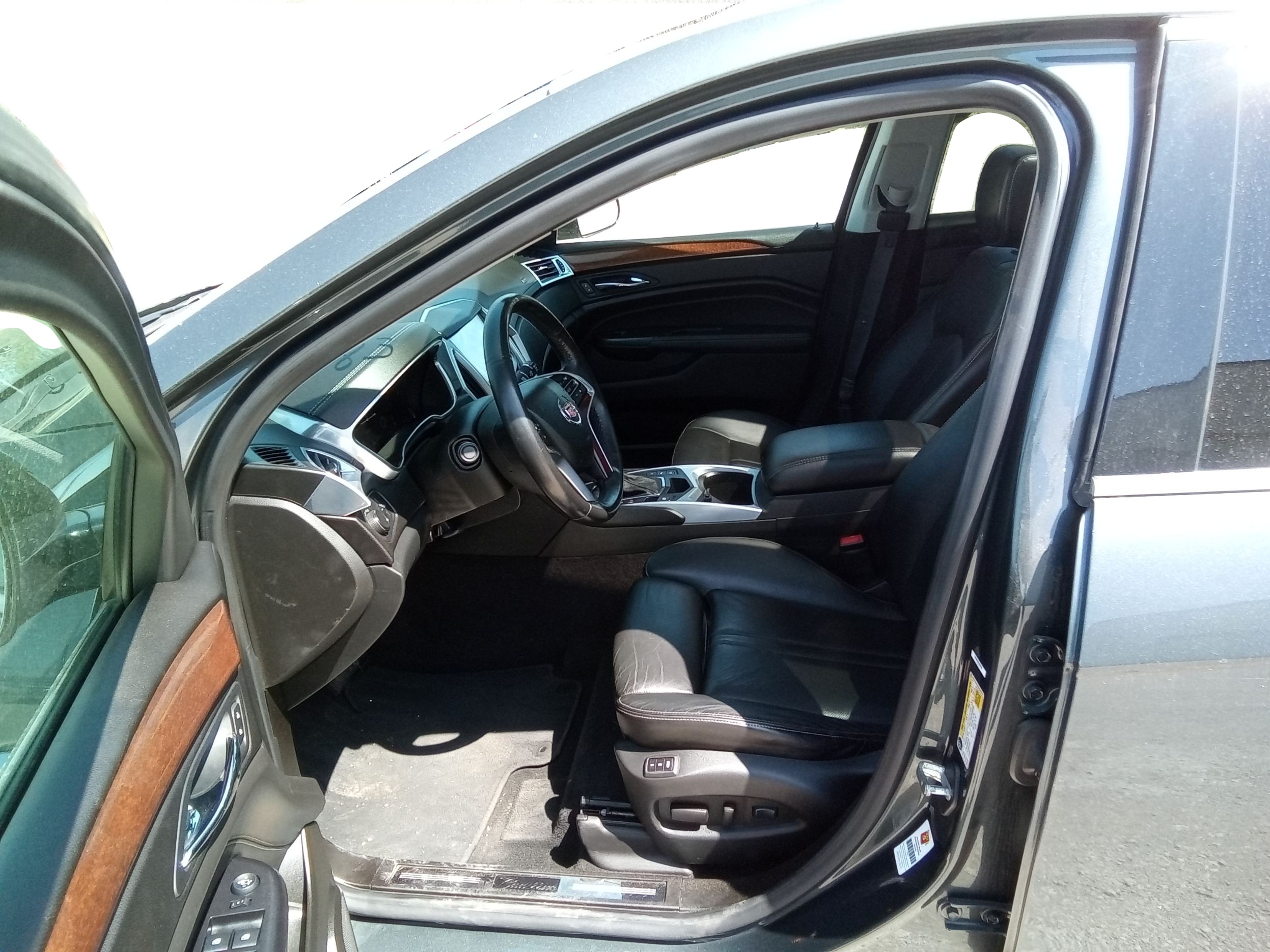 Neighborhood Autos, LLC - Used vehicle - SUV CADILLAC SRX 2013