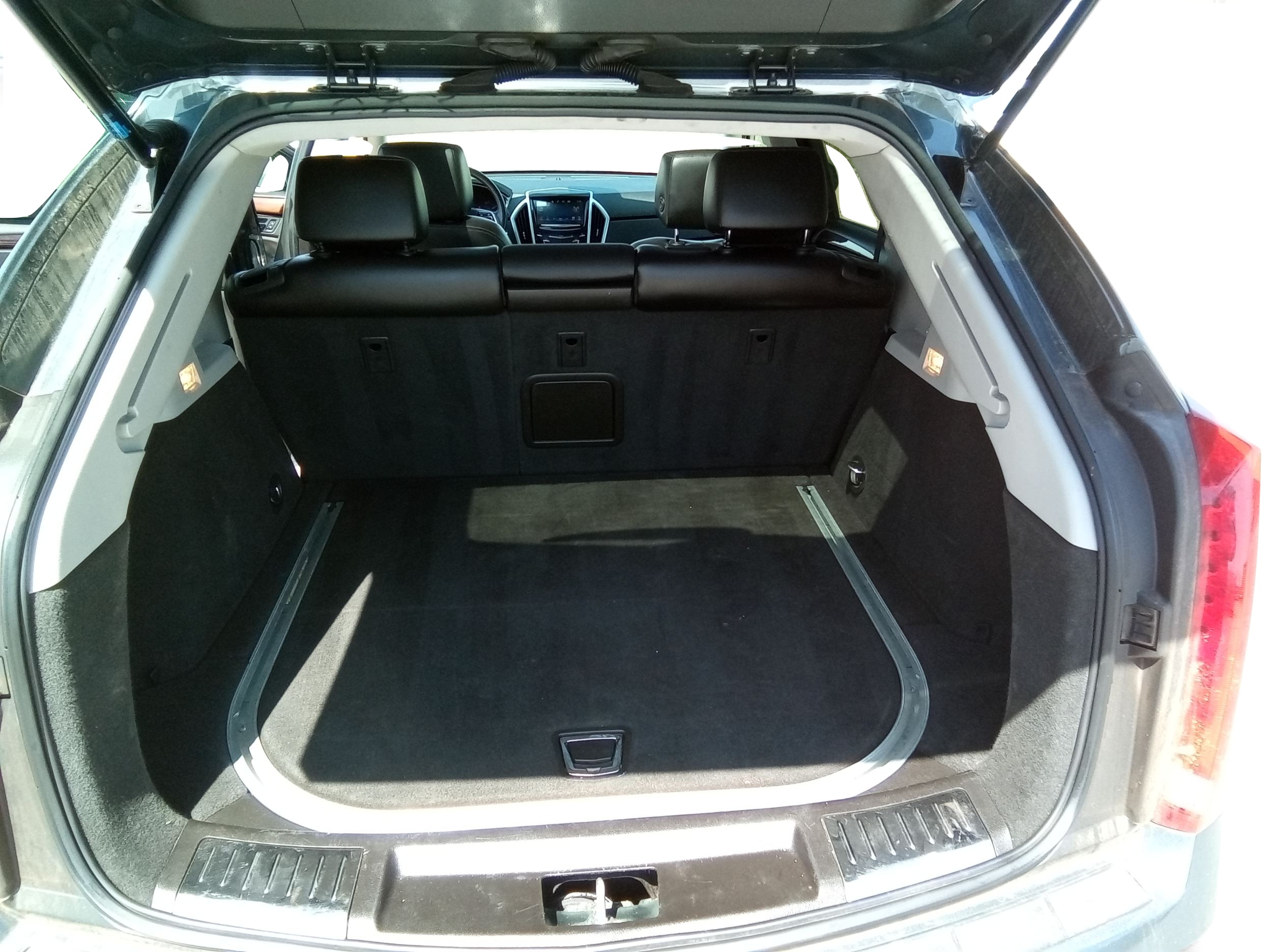 Neighborhood Autos, LLC - Used vehicle - SUV CADILLAC SRX 2013