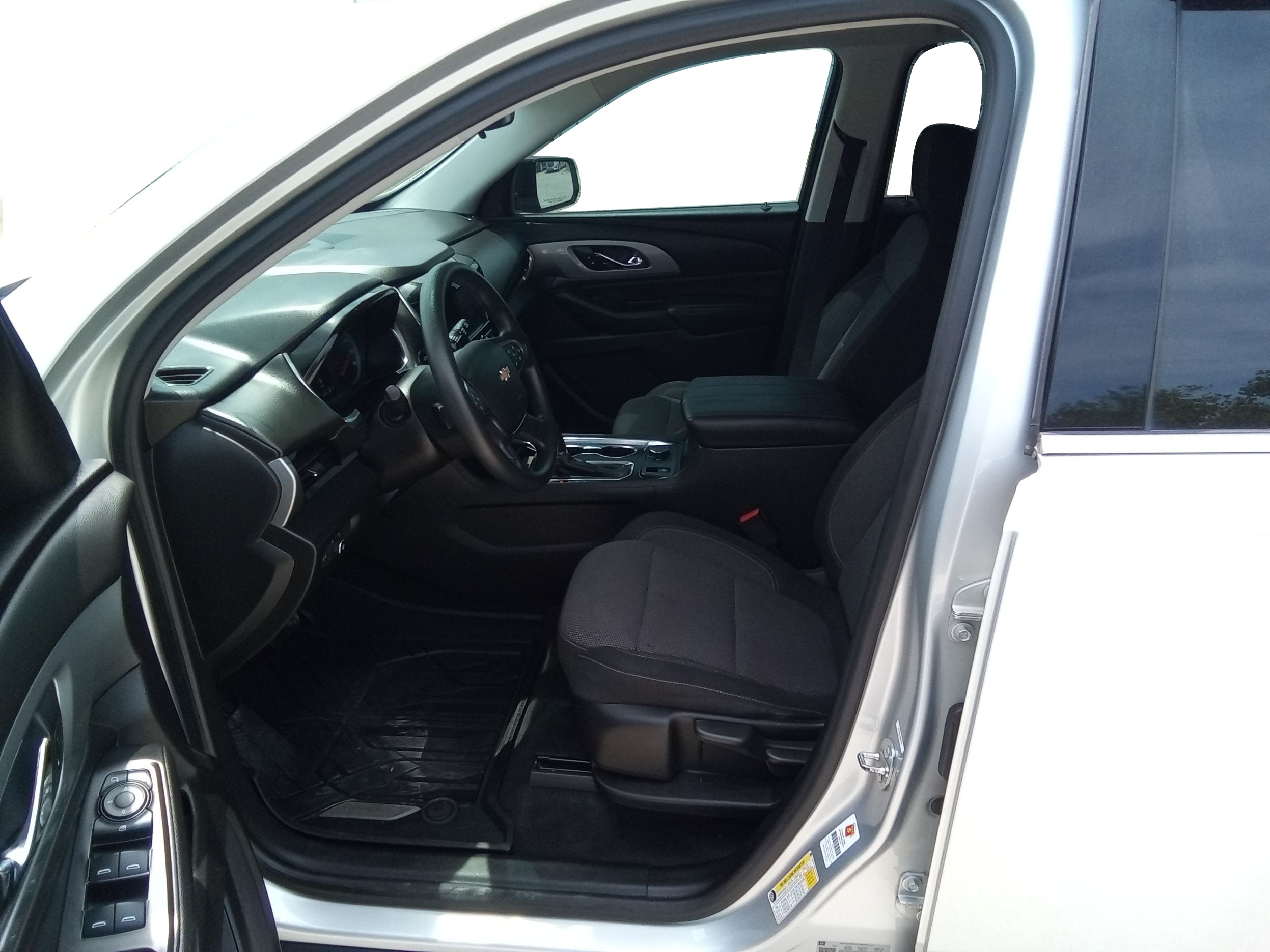 Neighborhood Autos, LLC - Used vehicle - SUV CHEVROLET TRAVERSE 2018
