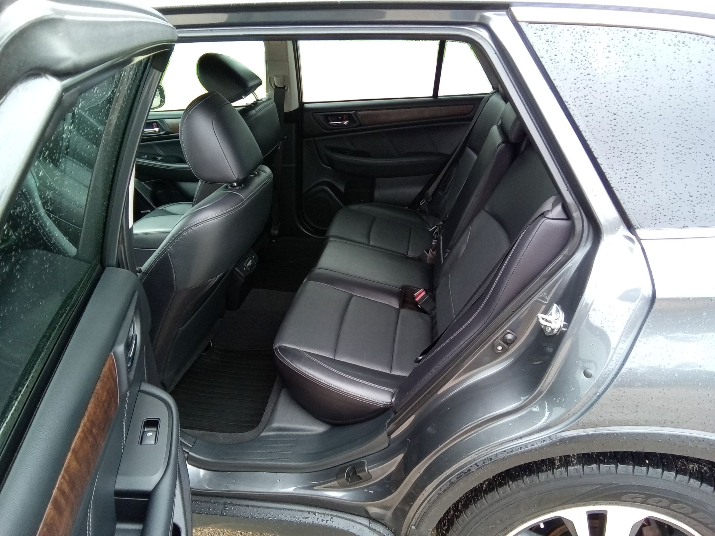 Neighborhood Autos, LLC - Used vehicle - SUV SUBARU OUTBACK 2018