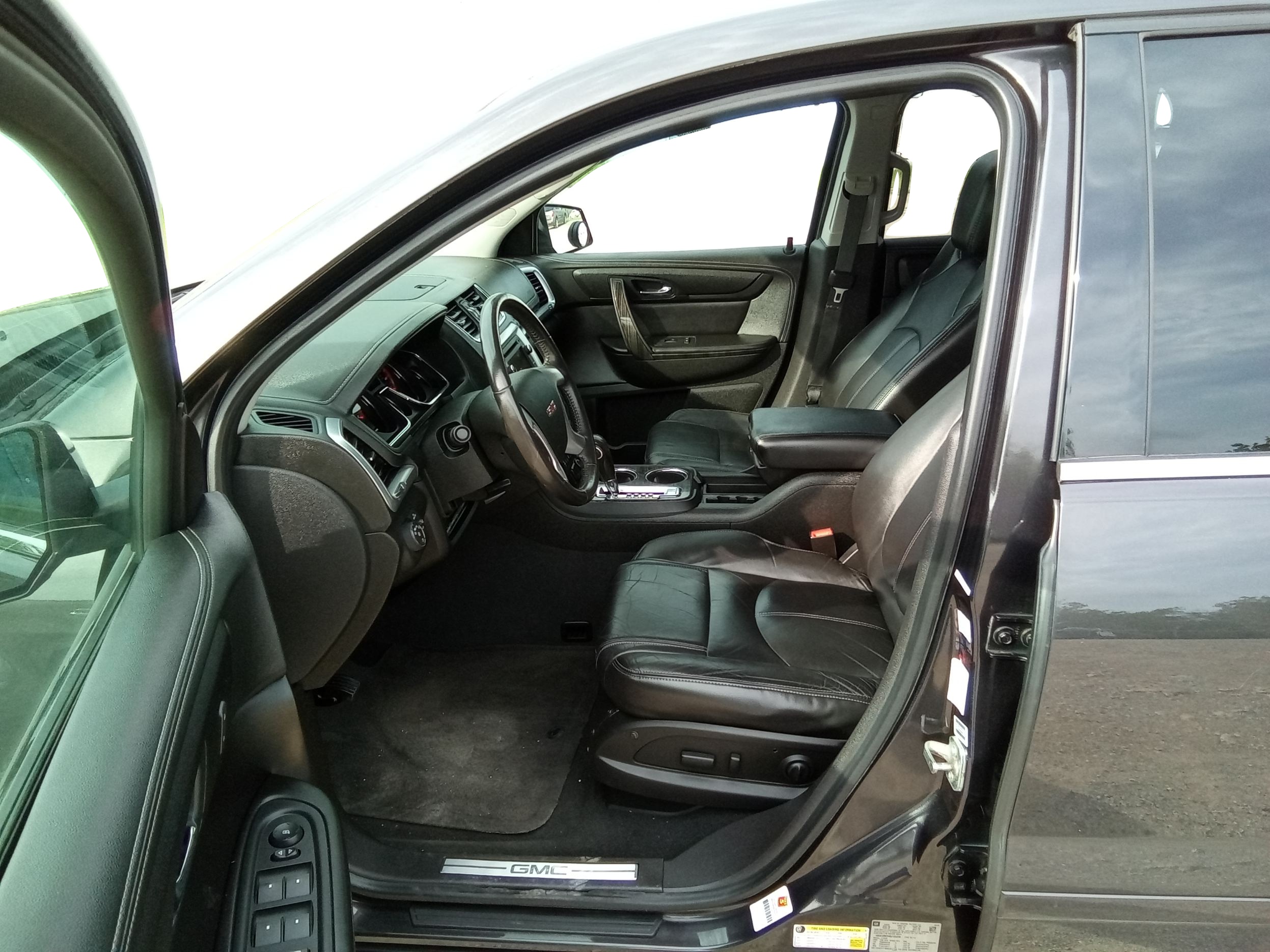 Neighborhood Autos, LLC - Used vehicle - SUV GMC ACADIA 2016