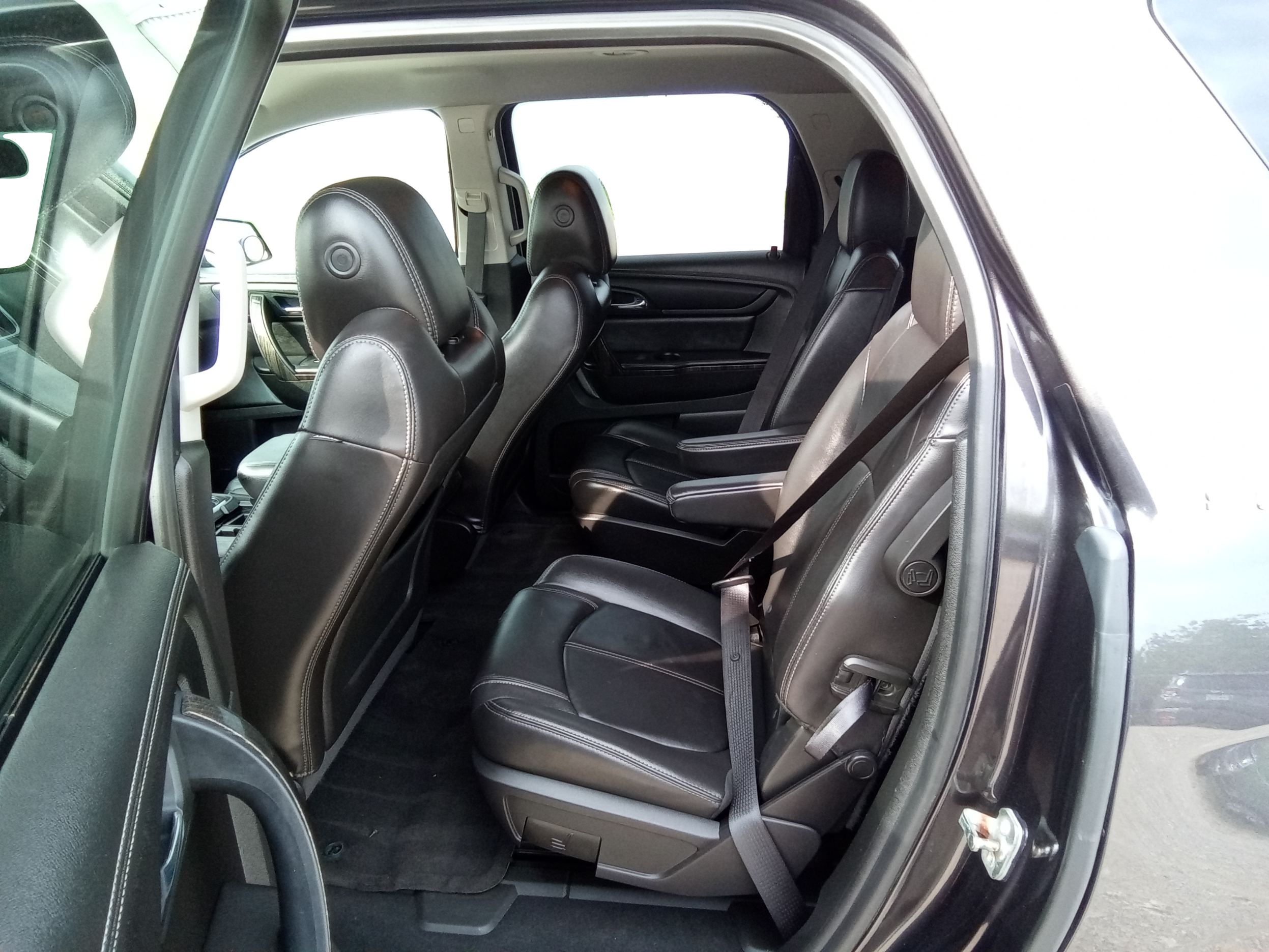 Neighborhood Autos, LLC - Used vehicle - SUV GMC ACADIA 2016