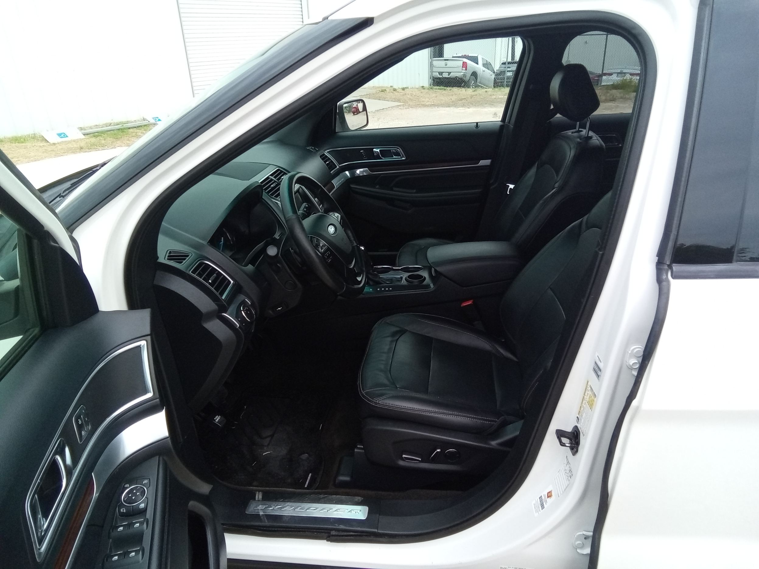 Neighborhood Autos, LLC - Used vehicle - SUV FORD EXPLORER 2016