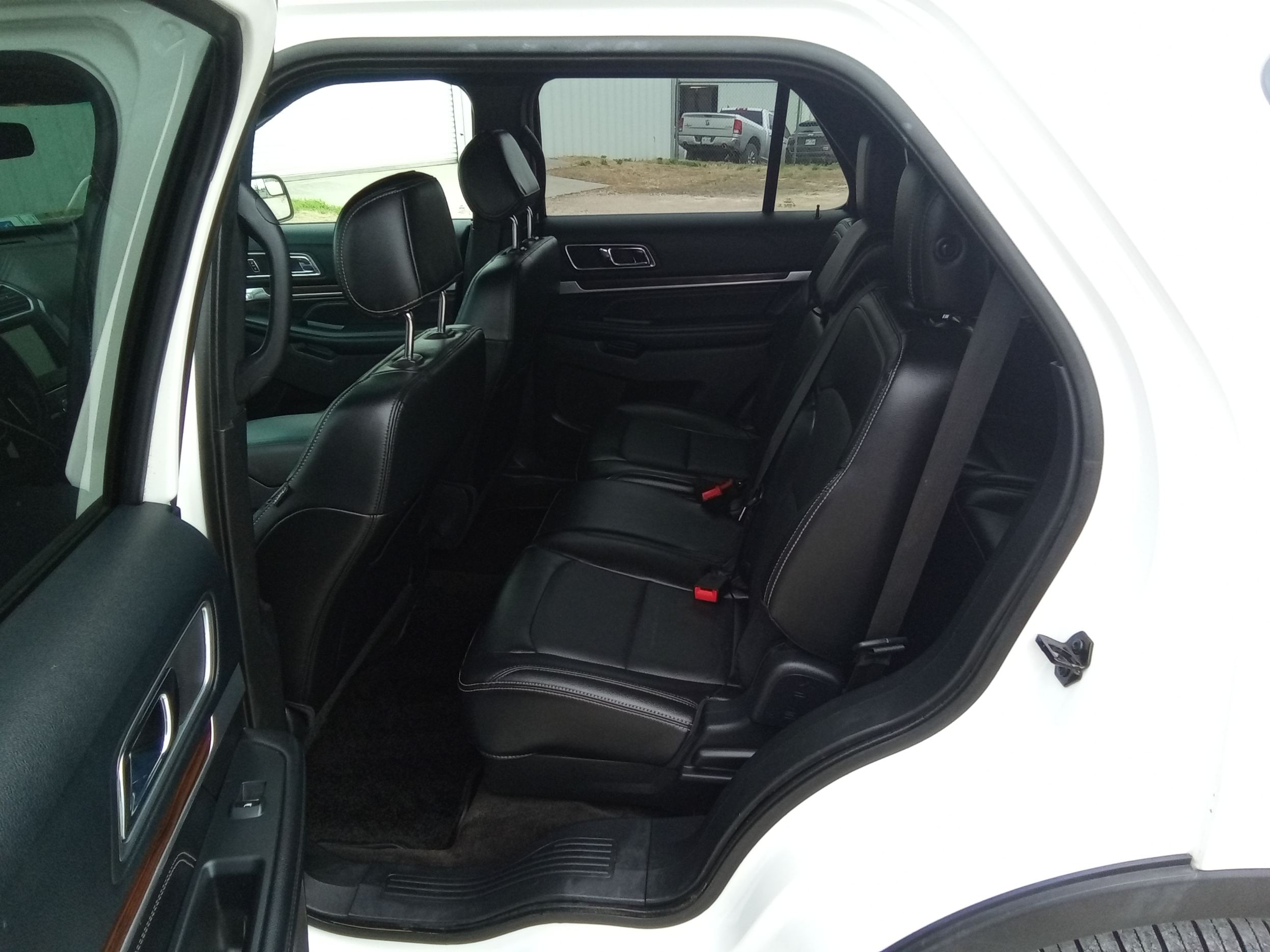 Neighborhood Autos, LLC - Used vehicle - SUV FORD EXPLORER 2016