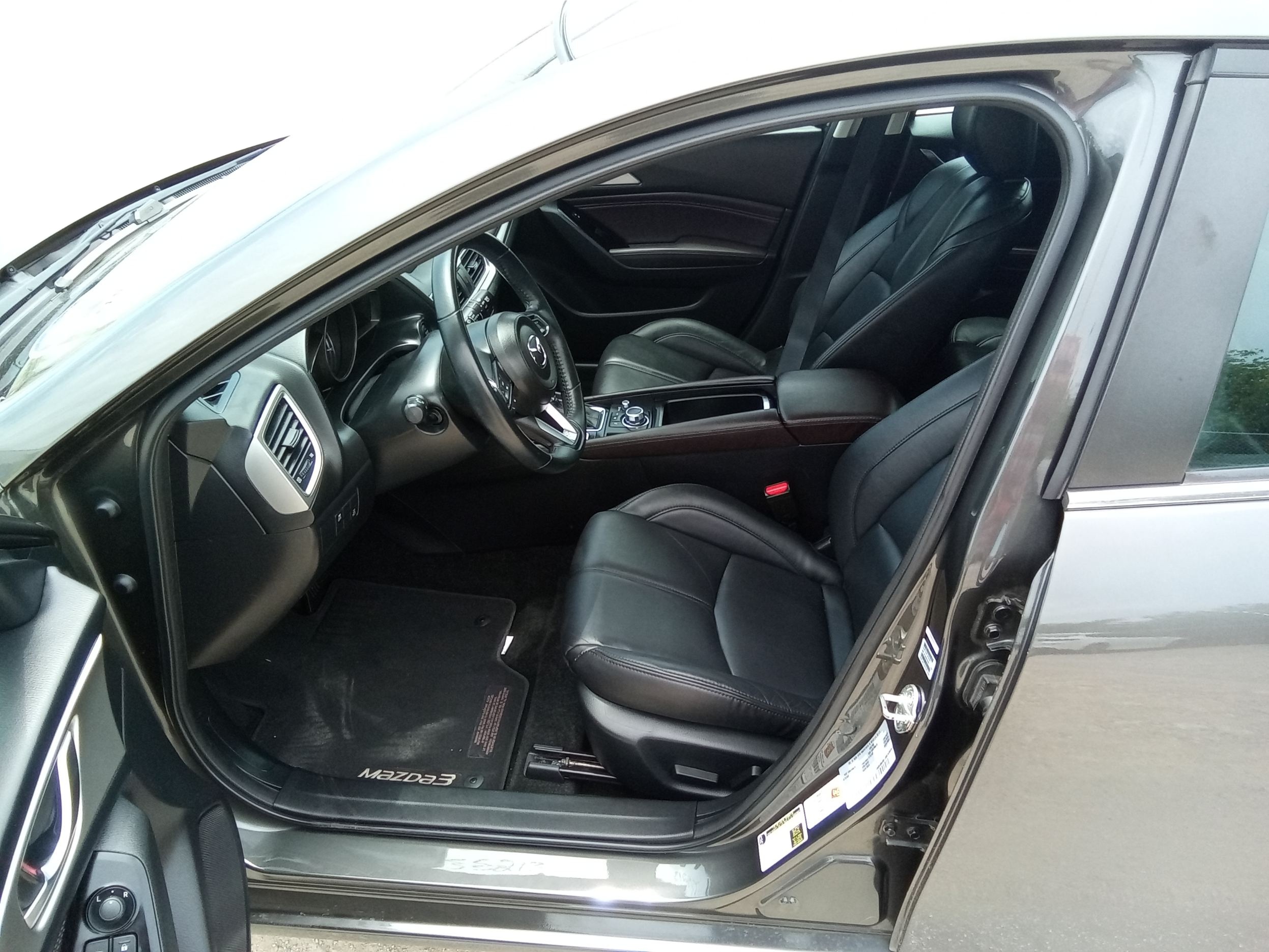 Neighborhood Autos, LLC - Used vehicle - Sedan MAZDA MAZDA3 5-DOOR 2018