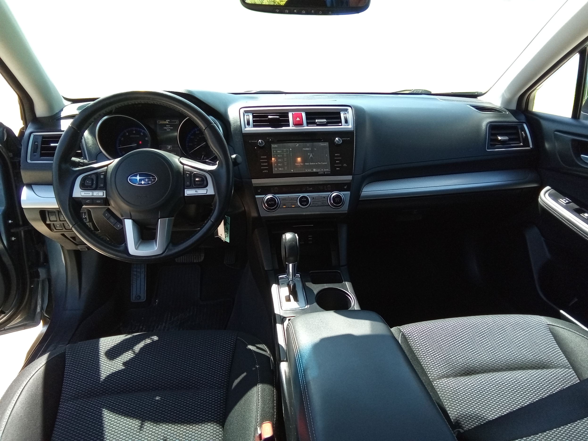 Neighborhood Autos, LLC - Used vehicle - SUV SUBARU OUTBACK 2015