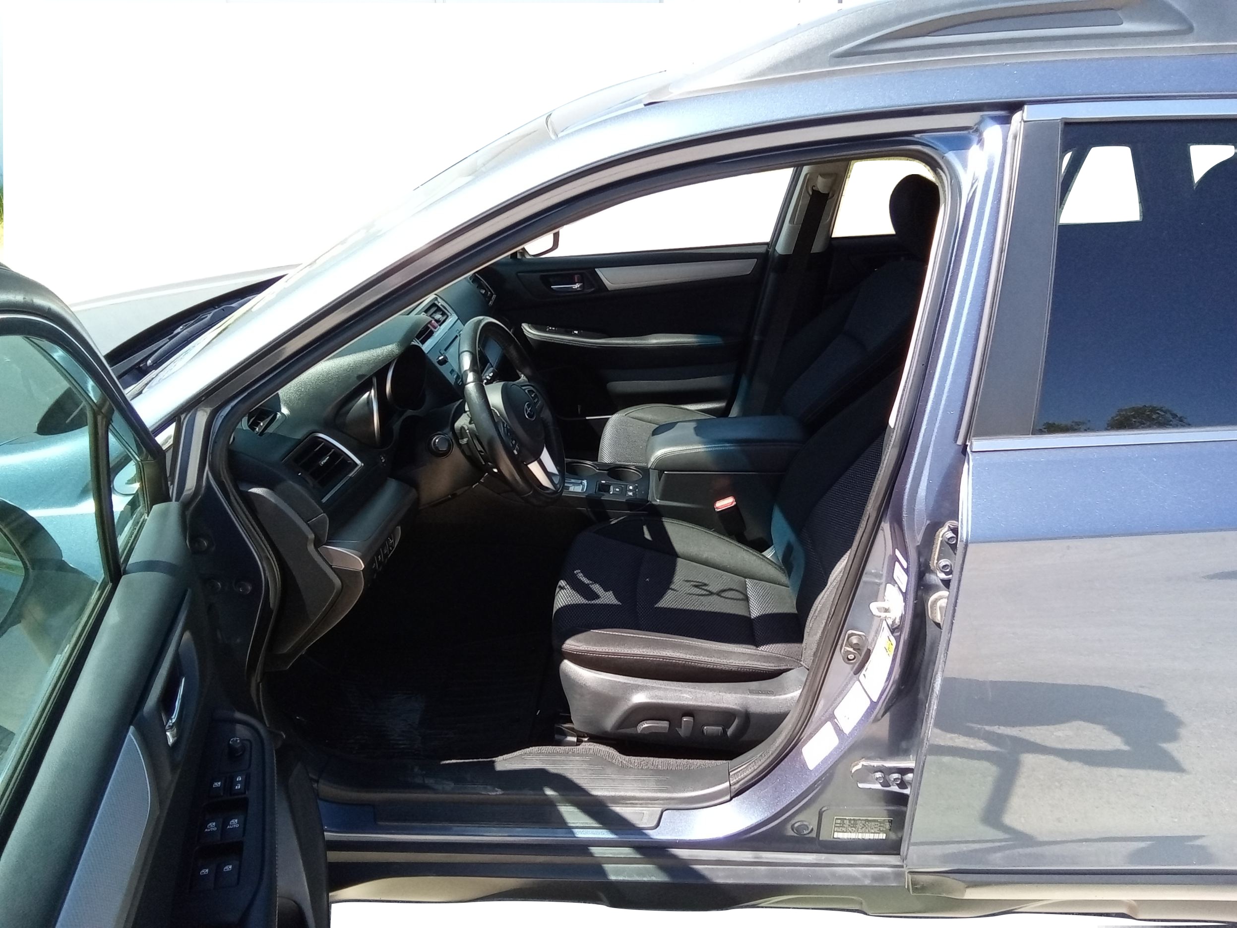 Neighborhood Autos, LLC - Used vehicle - SUV SUBARU OUTBACK 2015