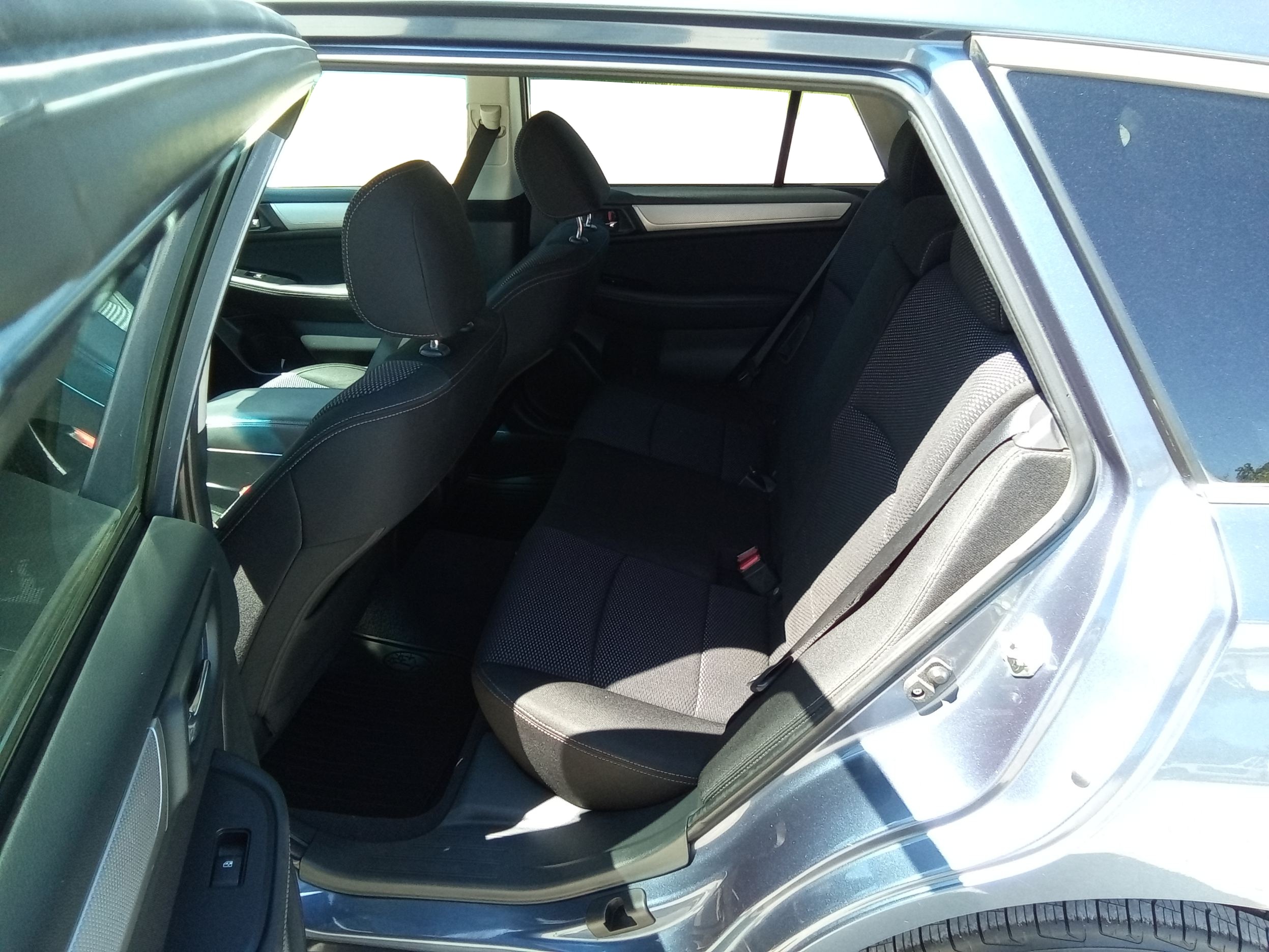 Neighborhood Autos, LLC - Used vehicle - SUV SUBARU OUTBACK 2015