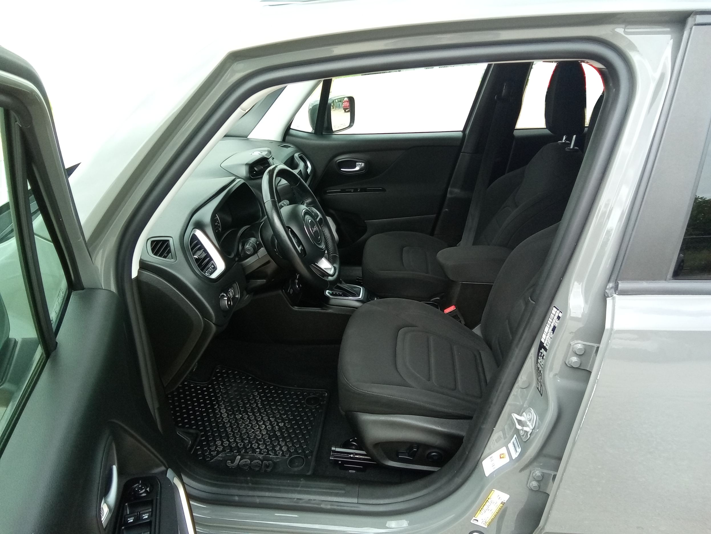 Neighborhood Autos, LLC - Used vehicle - SUV JEEP RENEGADE 2020