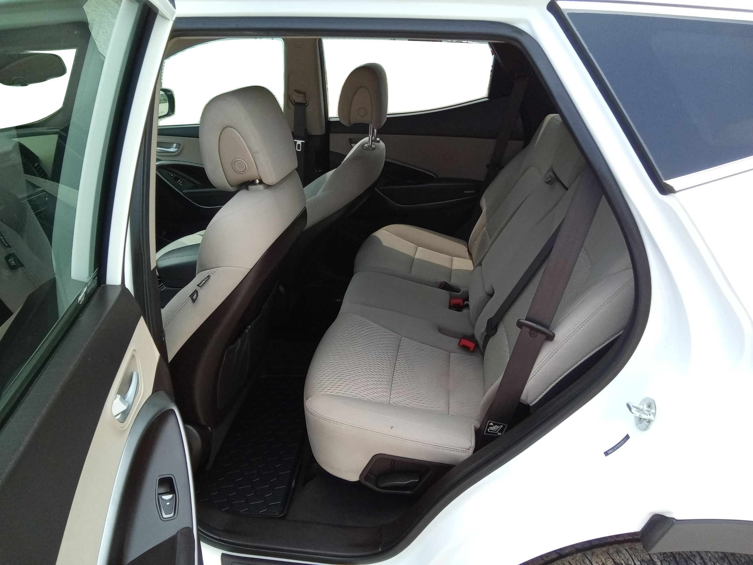 Neighborhood Autos, LLC - Used vehicle - SUV HYUNDAI SANTA FE SPORT 2017