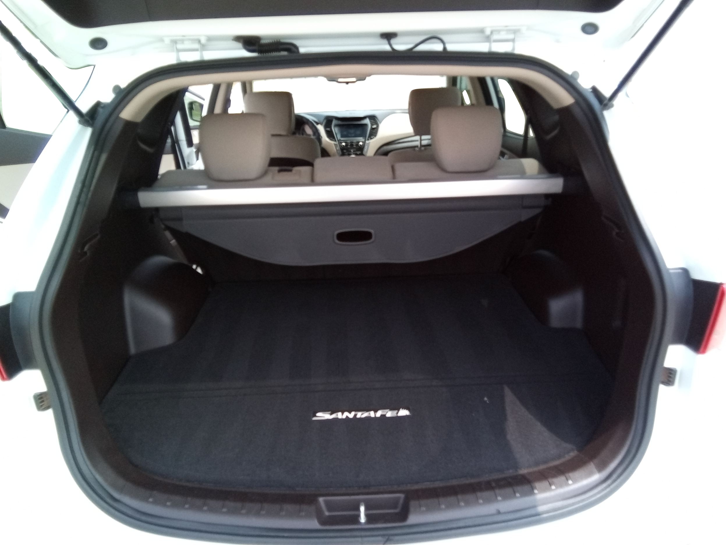 Neighborhood Autos, LLC - Used vehicle - SUV HYUNDAI SANTA FE SPORT 2017