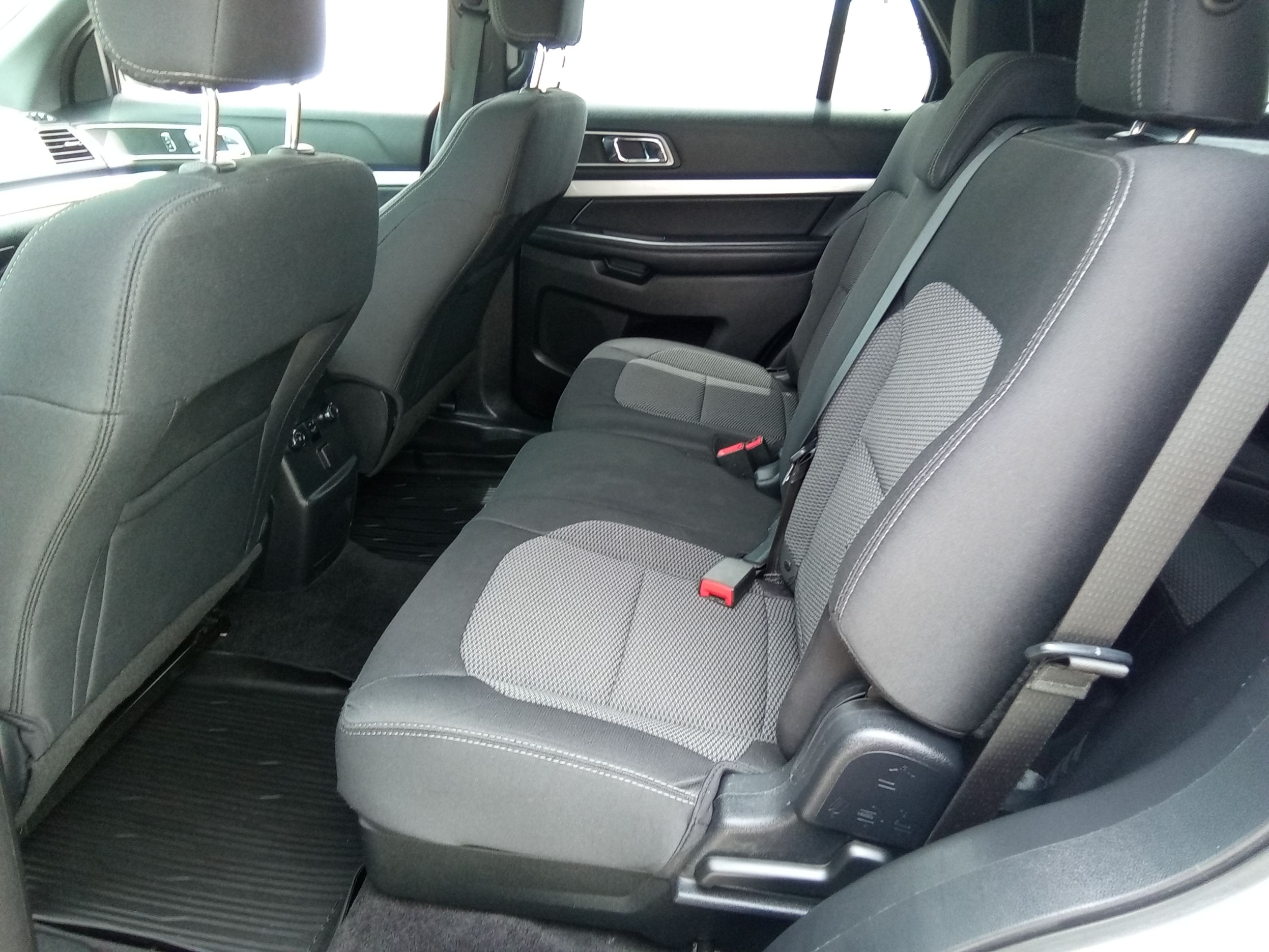 Neighborhood Autos, LLC - Used vehicle - SUV FORD EXPLORER 2017