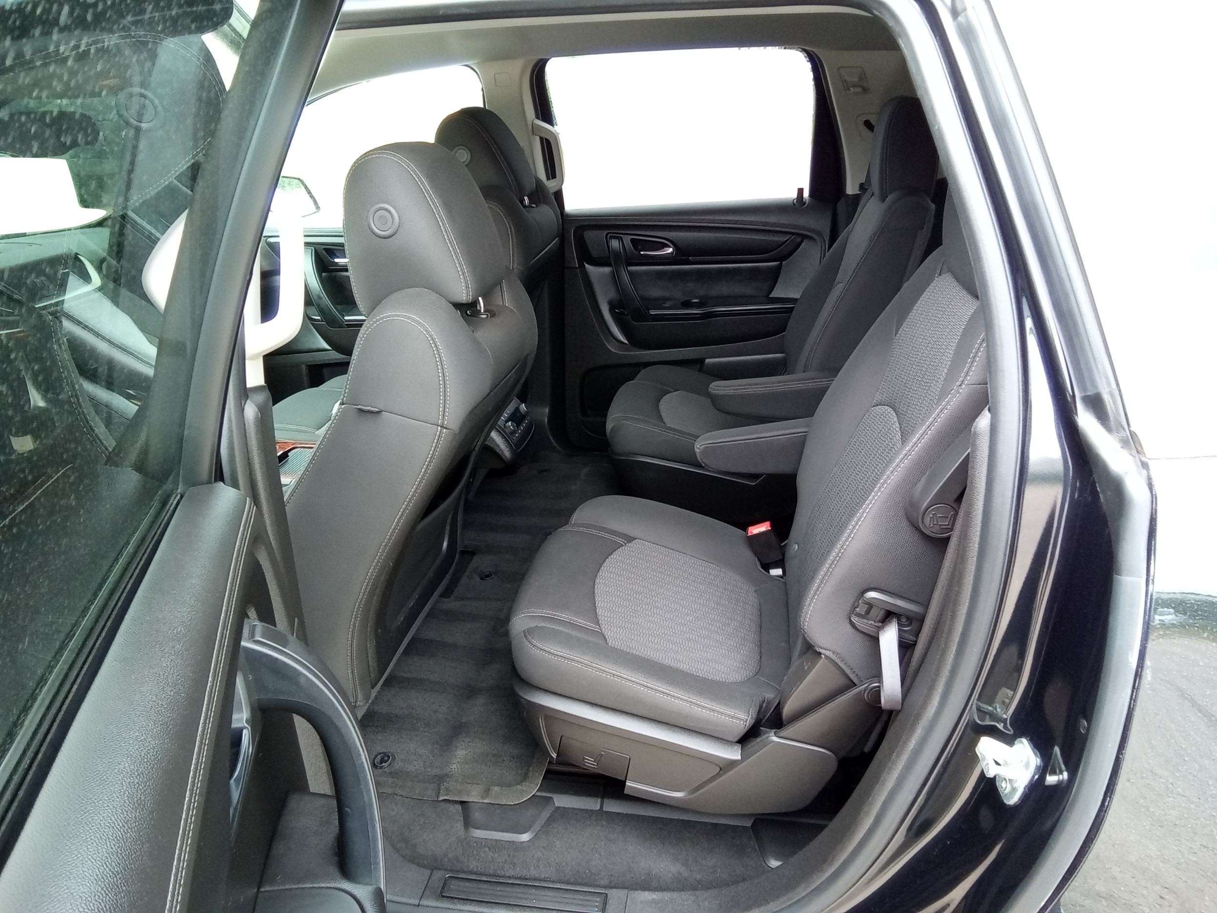Neighborhood Autos, LLC - Used vehicle - SUV CHEVROLET TRAVERSE 2014