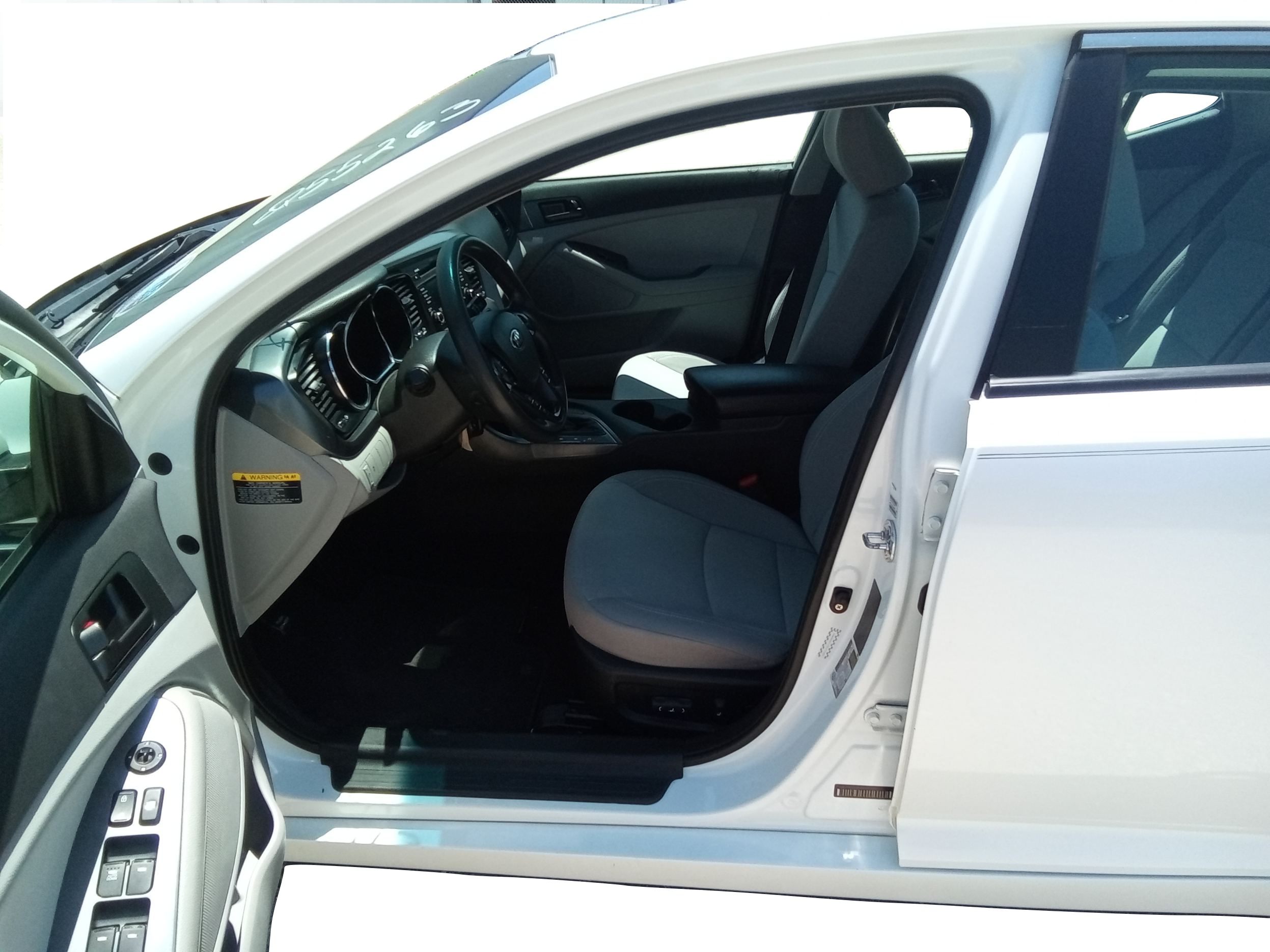 Neighborhood Autos, LLC - Used vehicle - Sedan KIA OPTIMA 2013