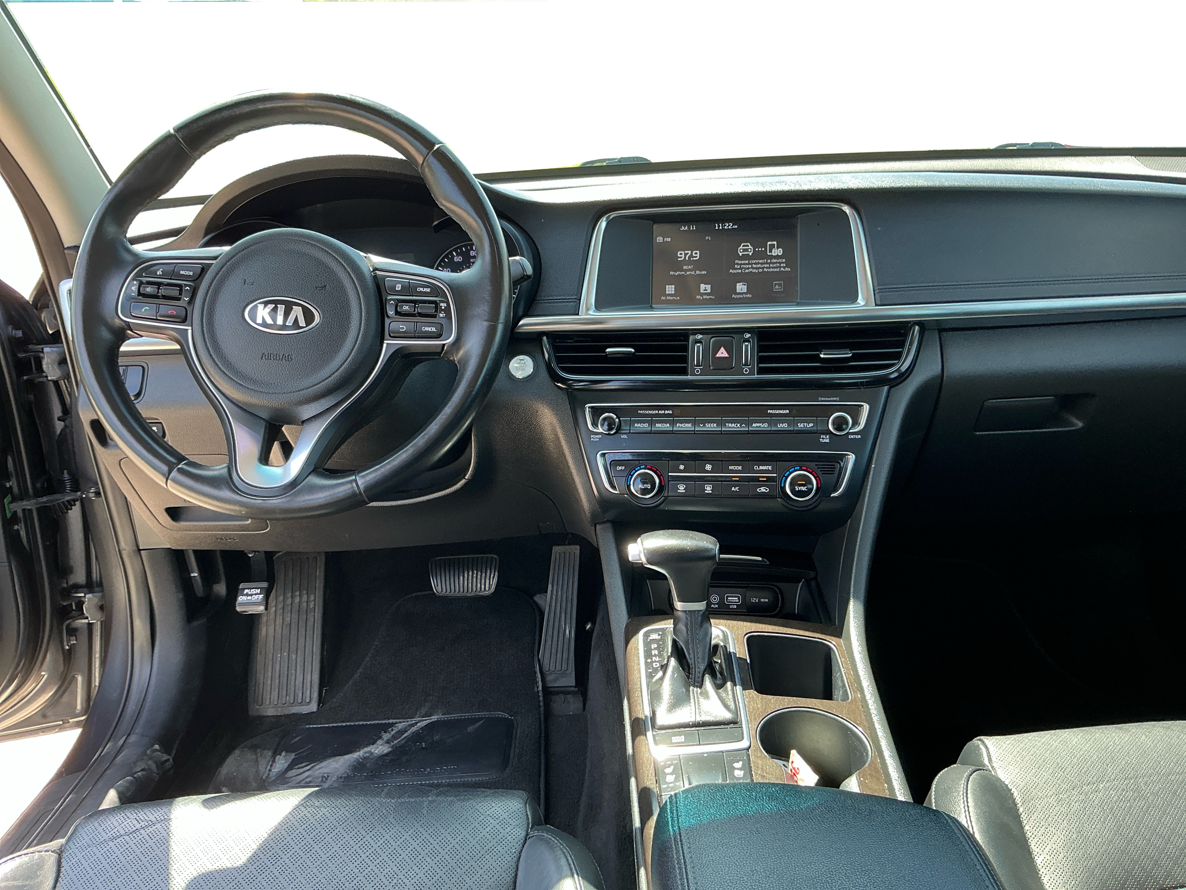 Neighborhood Autos, LLC - Used vehicle - Sedan KIA OPTIMA 2018