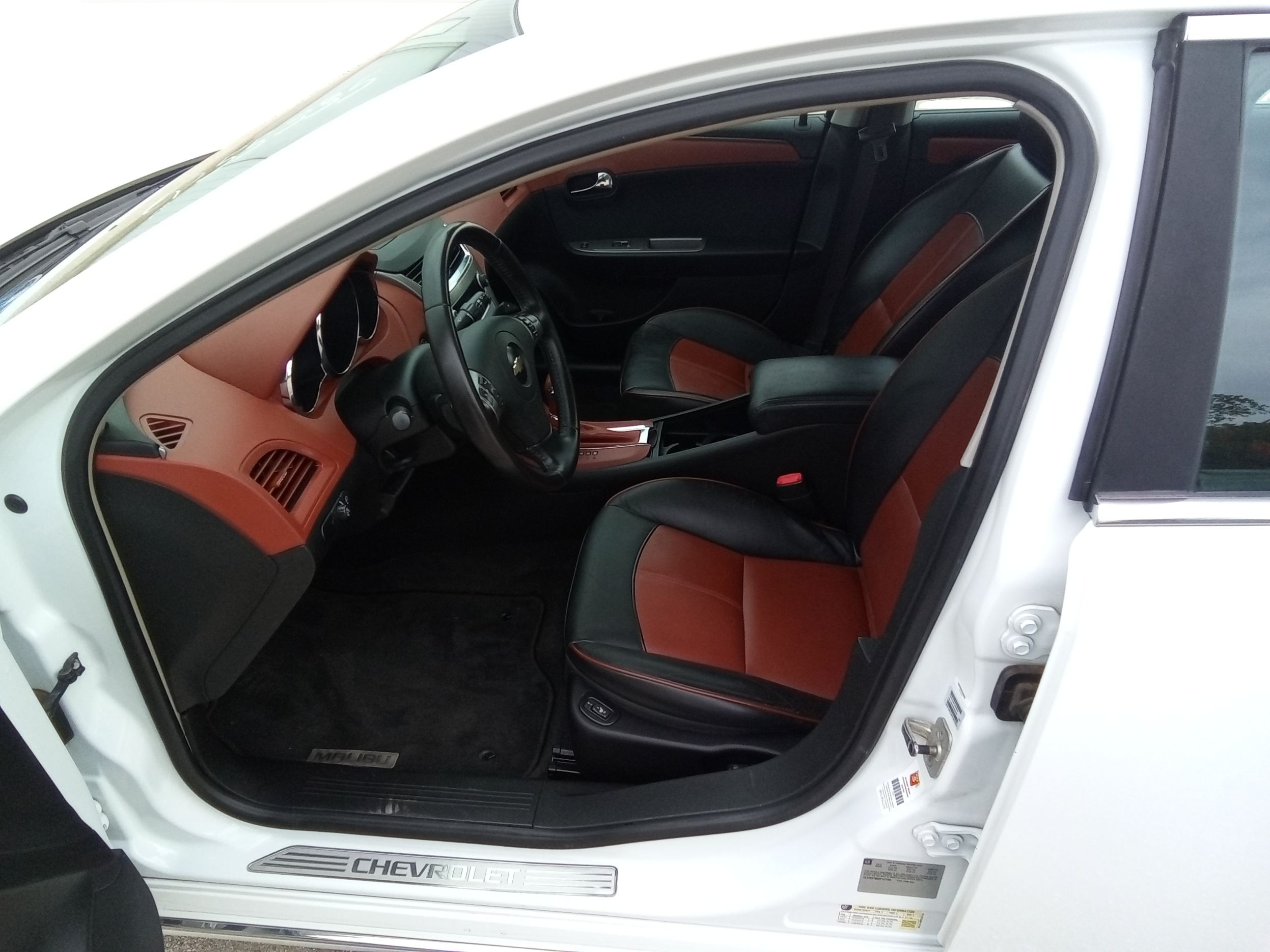 Neighborhood Autos, LLC - Used vehicle - Sedan CHEVROLET MALIBU 2009