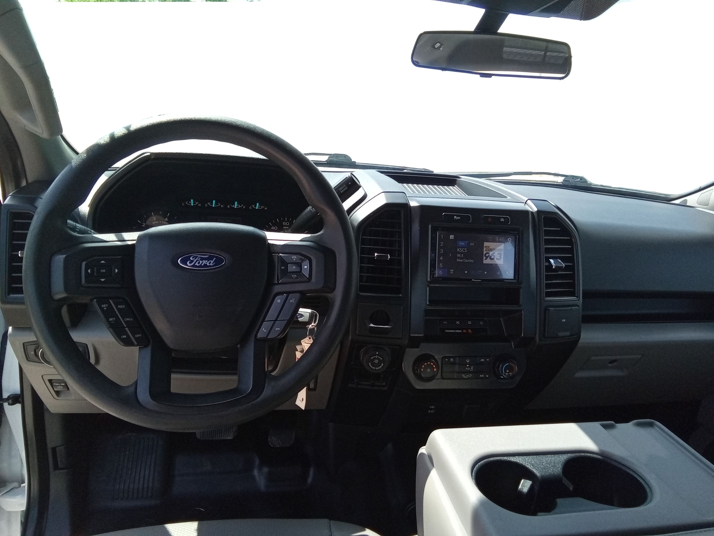 Neighborhood Autos, LLC - Used vehicle - Truck FORD F-150 2019
