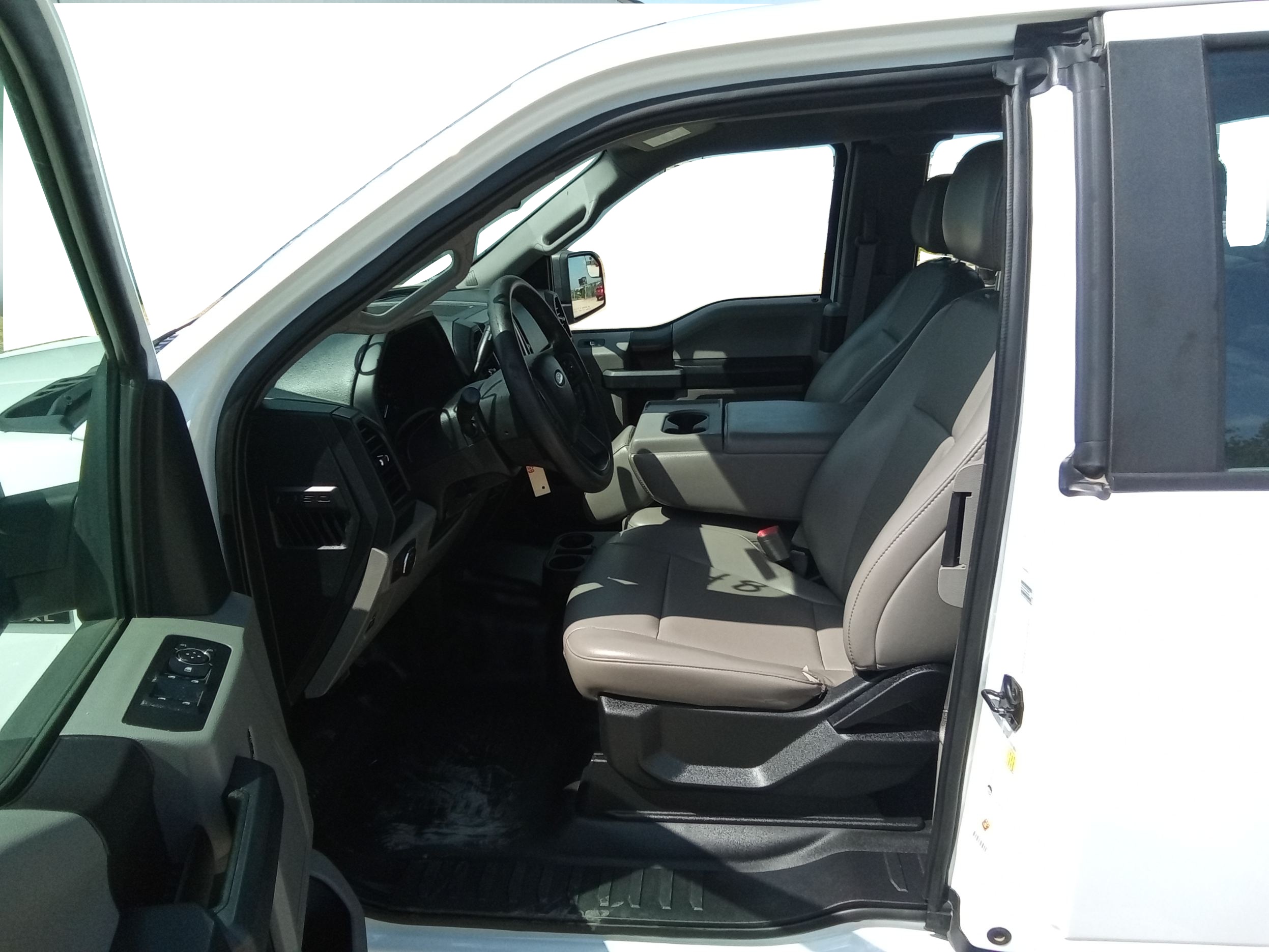 Neighborhood Autos, LLC - Used vehicle - Truck FORD F-150 2019