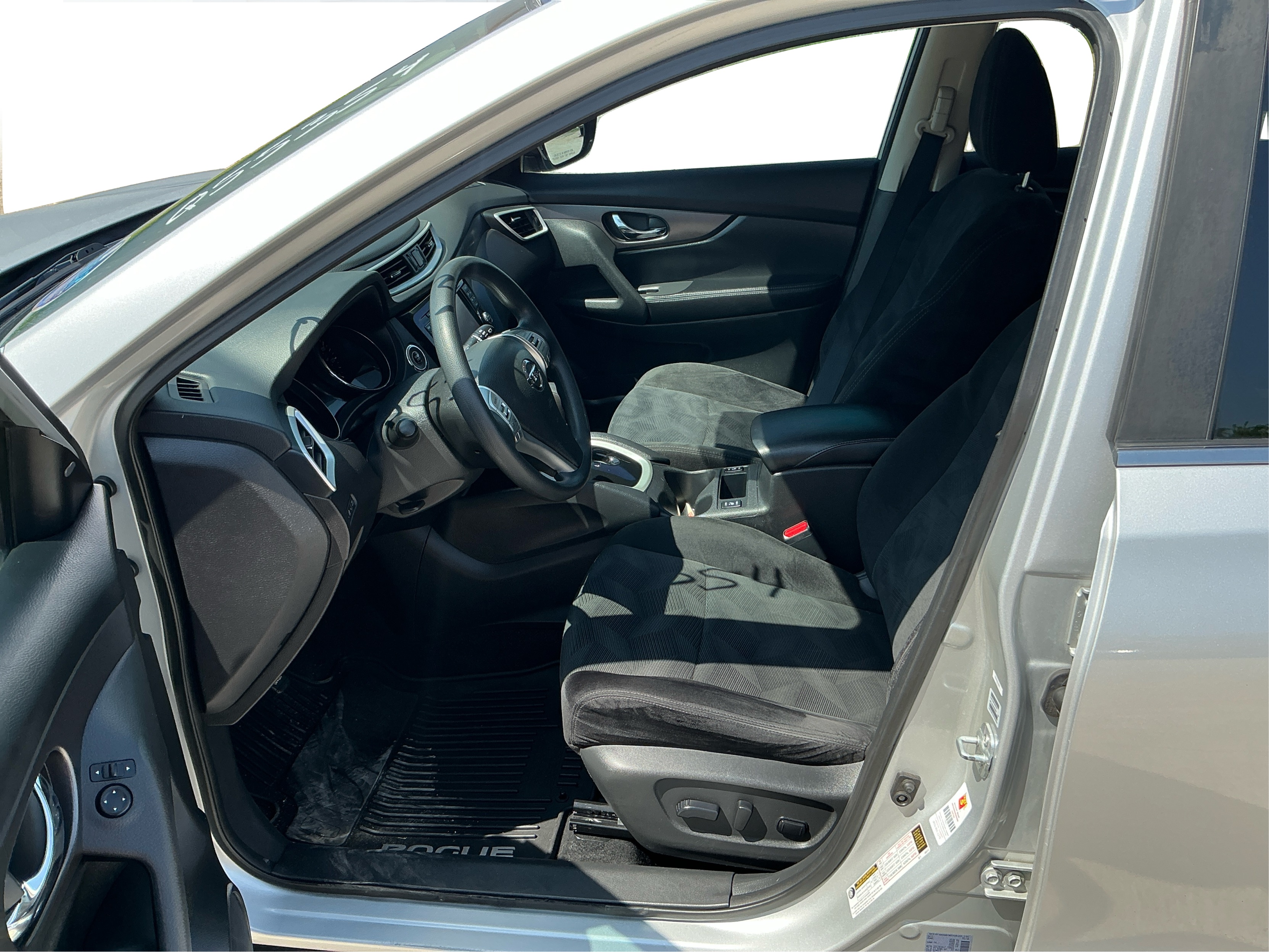 Neighborhood Autos, LLC - Used vehicle - SUV NISSAN ROGUE 2016