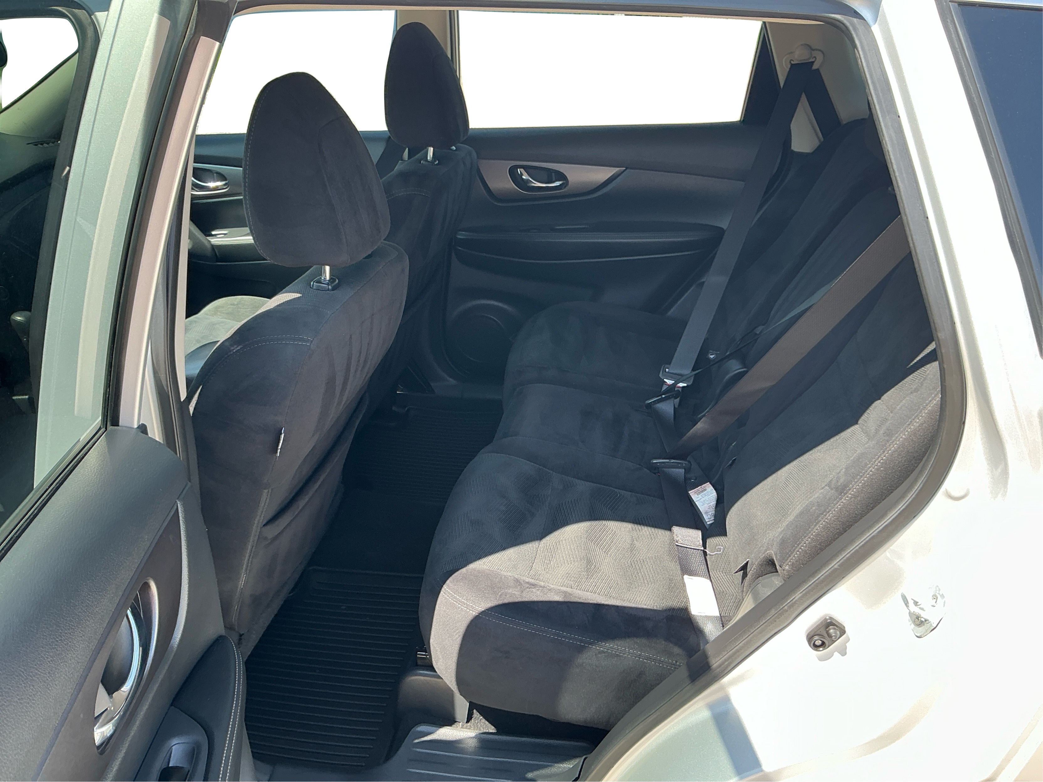 Neighborhood Autos, LLC - Used vehicle - SUV NISSAN ROGUE 2016