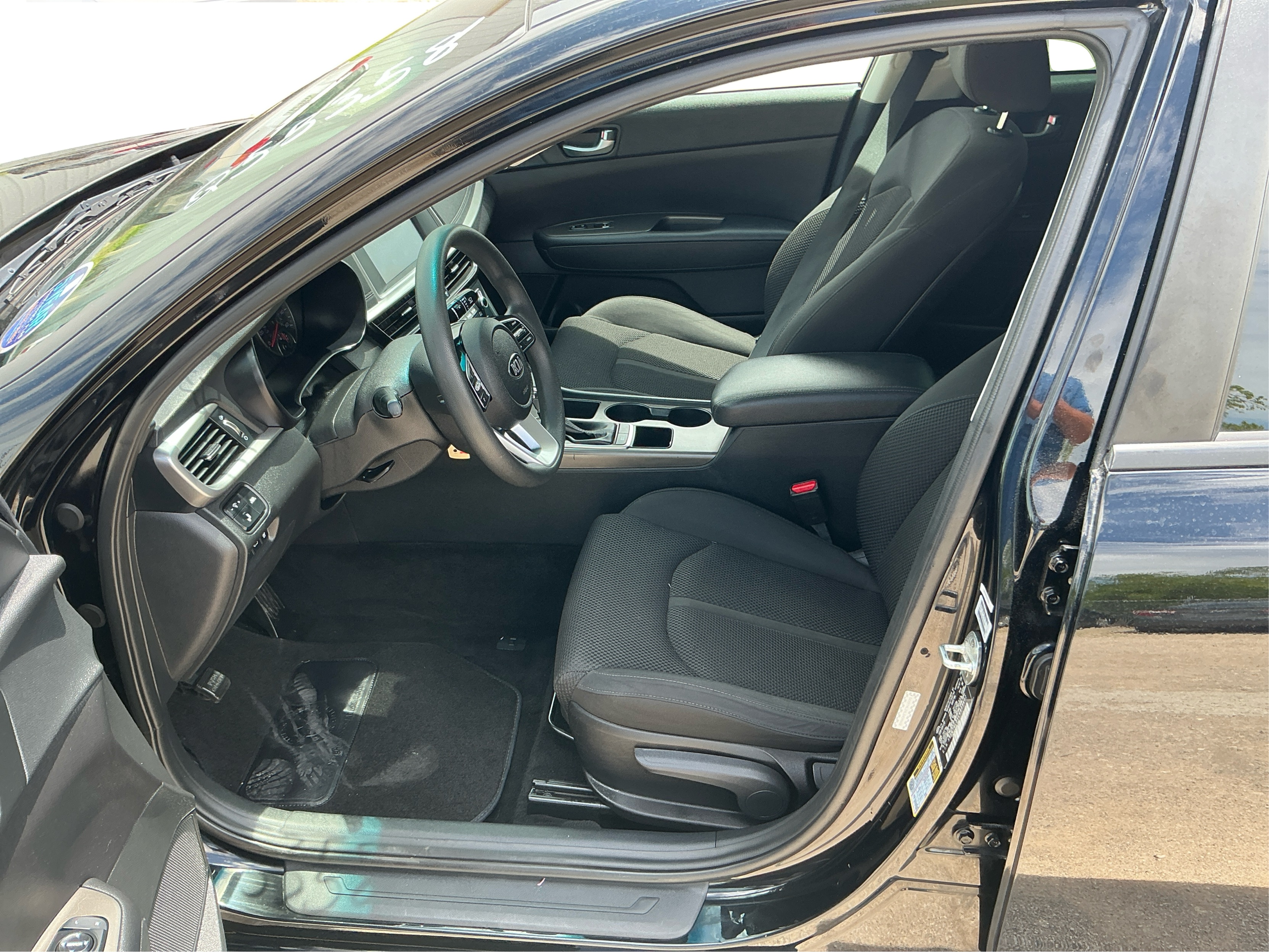 Neighborhood Autos, LLC - Used vehicle - Sedan KIA OPTIMA 2020