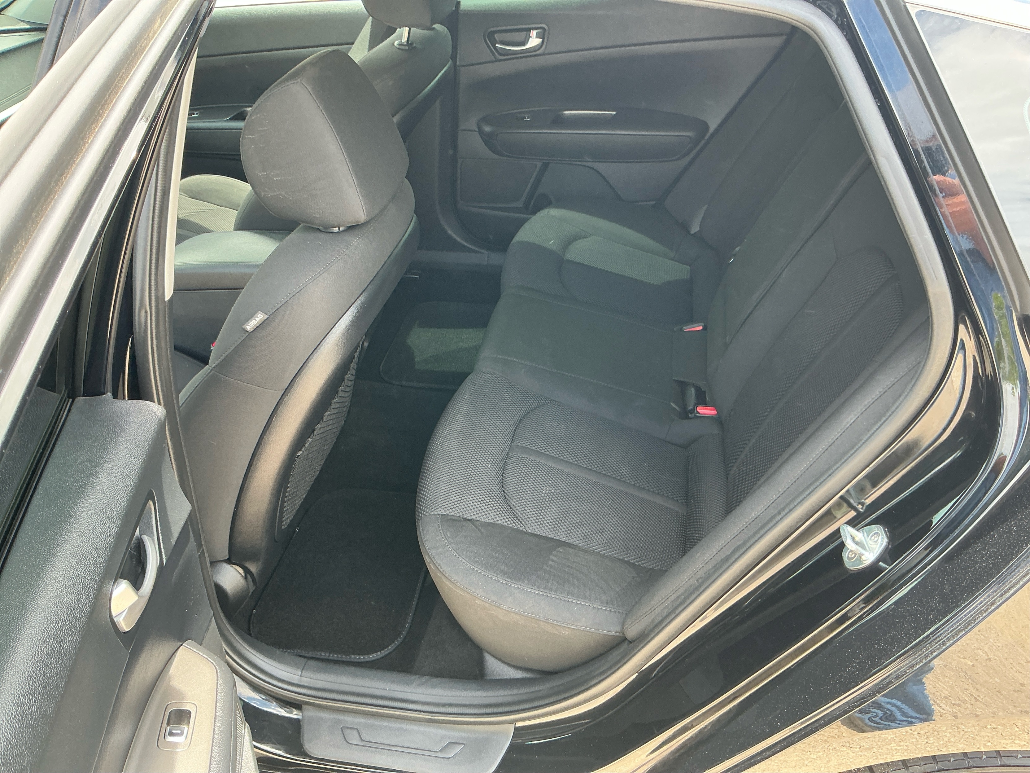 Neighborhood Autos, LLC - Used vehicle - Sedan KIA OPTIMA 2020