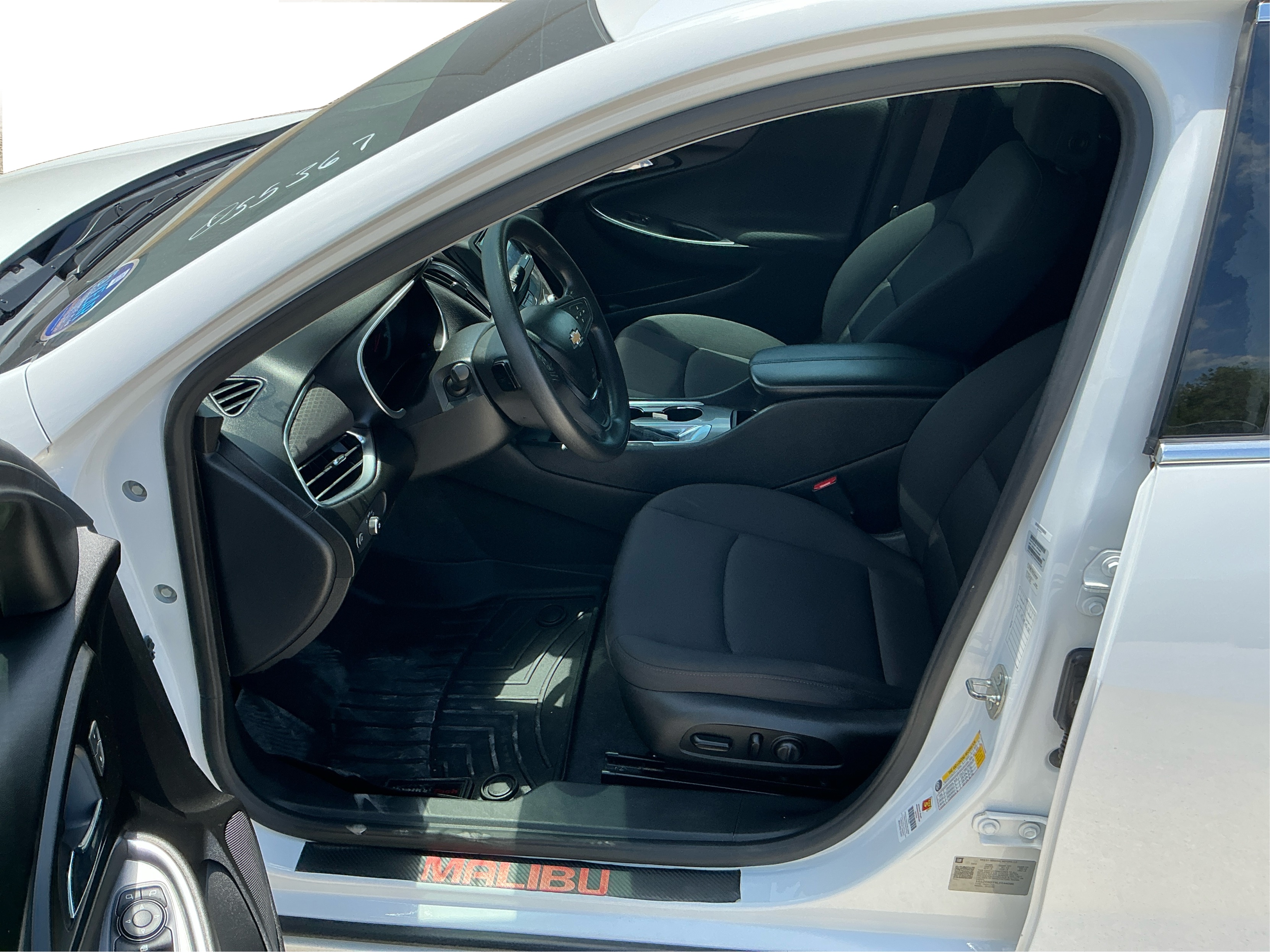 Neighborhood Autos, LLC - Used vehicle - Sedan CHEVROLET MALIBU 2020