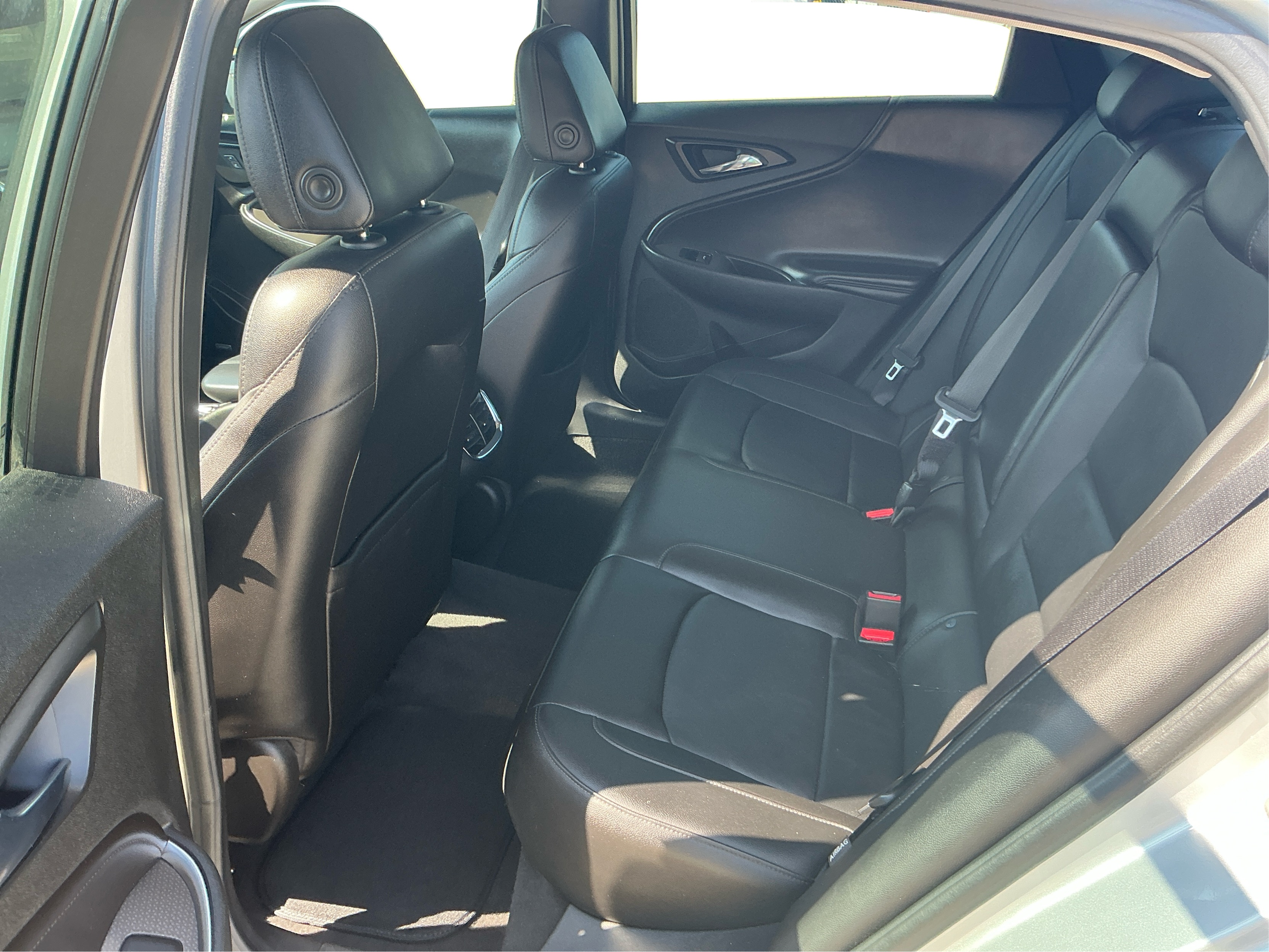 Neighborhood Autos, LLC - Used vehicle - Sedan CHEVROLET MALIBU 2018
