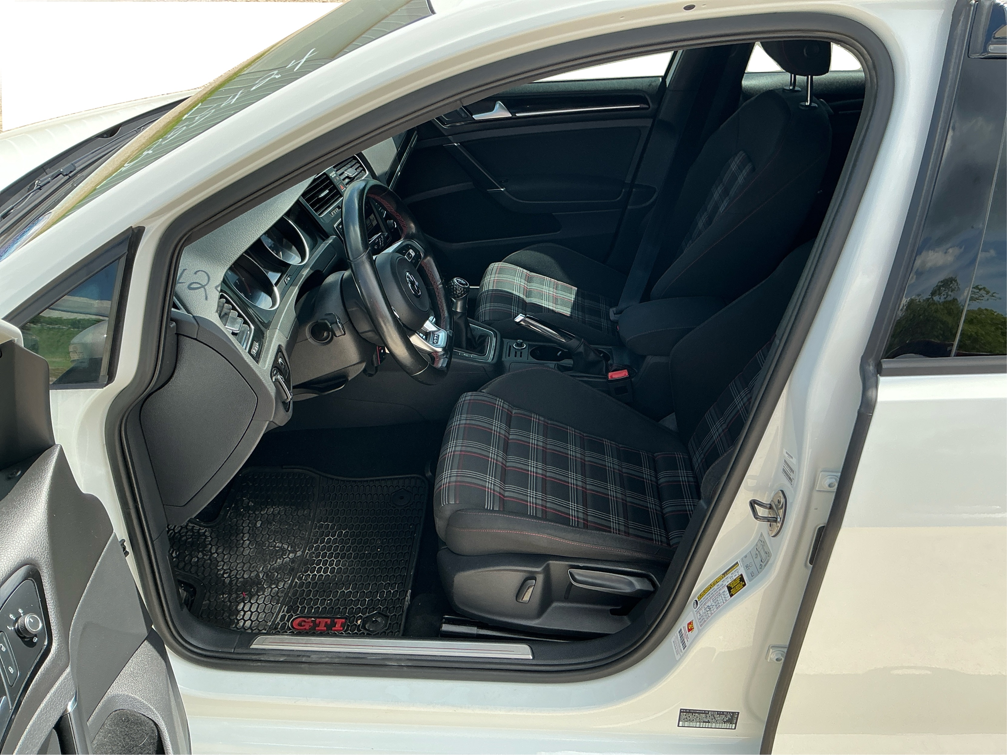Neighborhood Autos, LLC - Used vehicle - Sedan VOLKSWAGEN GOLF GTI 2017