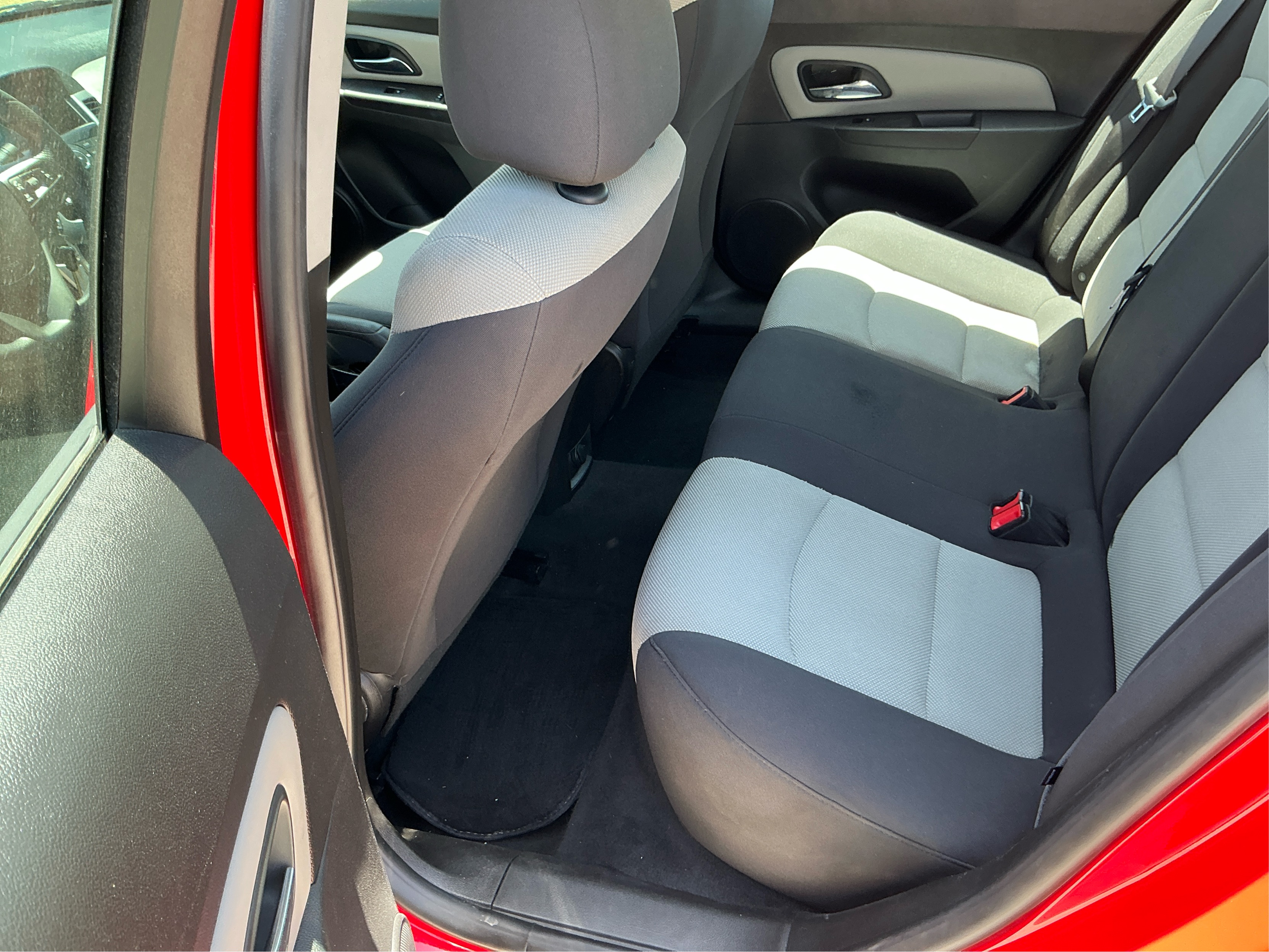 Neighborhood Autos, LLC - Used vehicle - Sedan CHEVROLET CRUZE LIMITED 2016