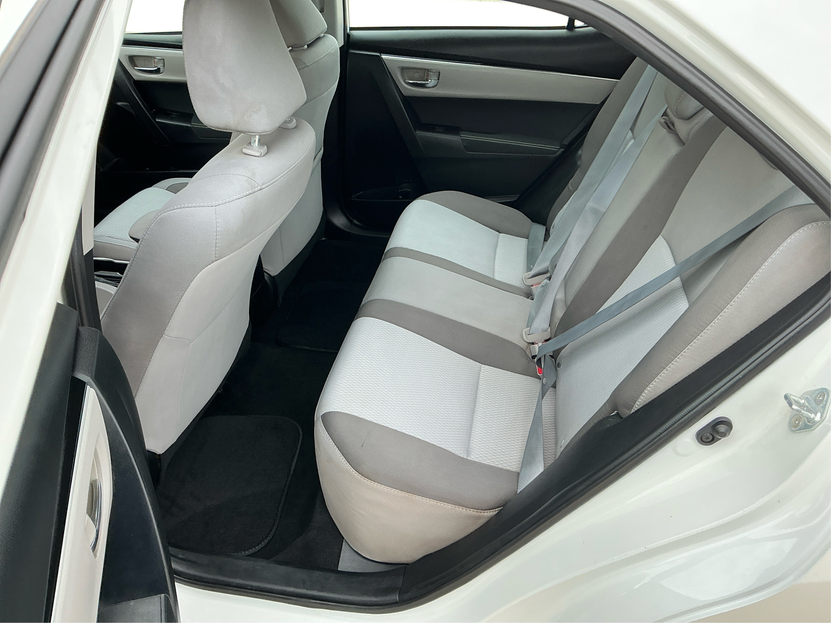 Neighborhood Autos, LLC - Used vehicle - Sedan TOYOTA COROLLA 2017