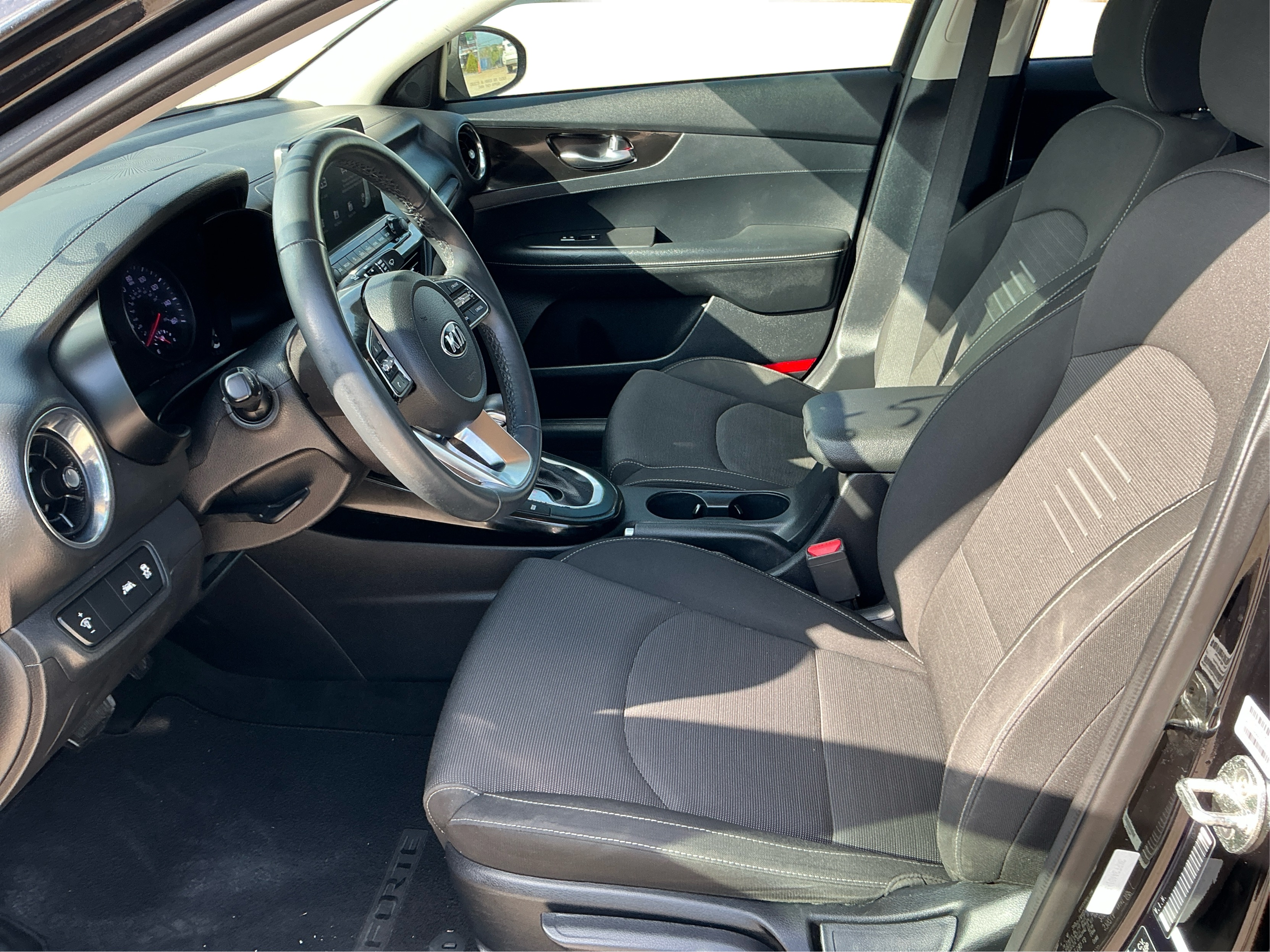 Neighborhood Autos, LLC - Used vehicle - Sedan KIA FORTE 2019